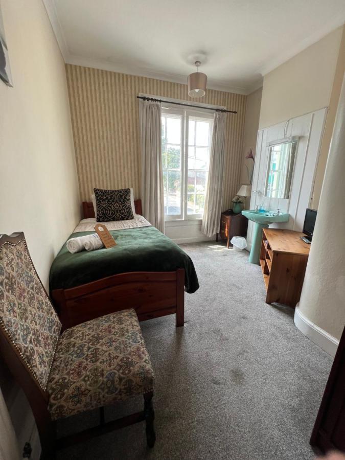 Standard Single Room with external private bathroom