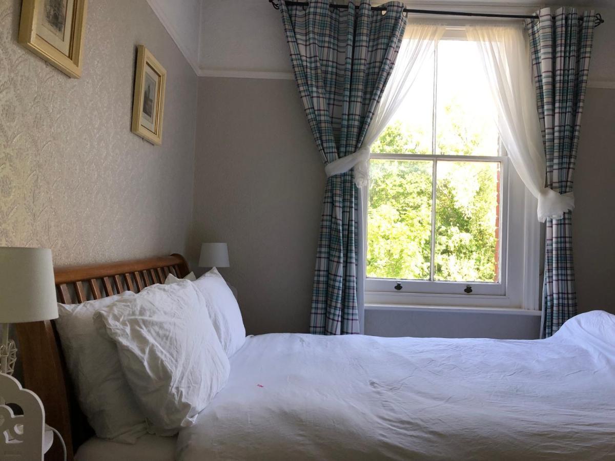 Double Room,1418685474:JPEG