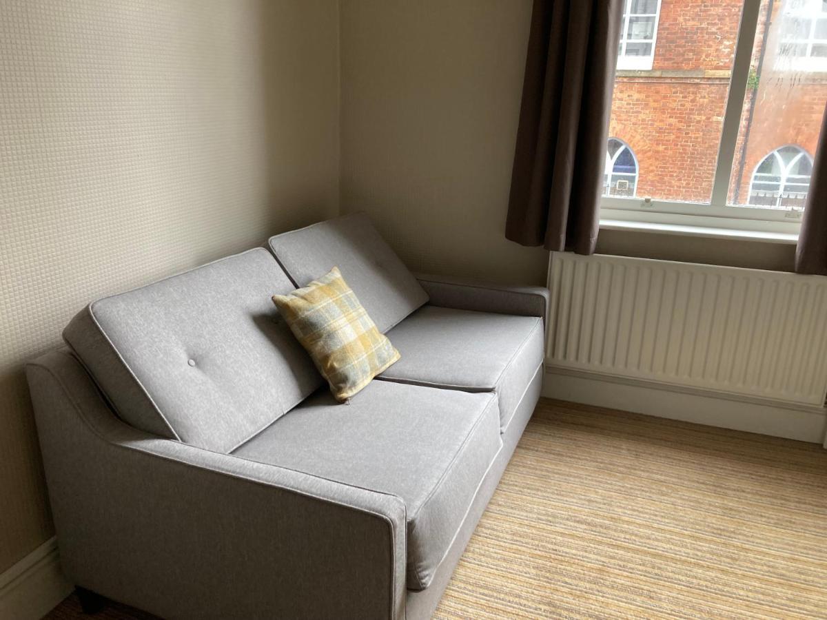 Family Room with Bathroom,1421069898:JPEG