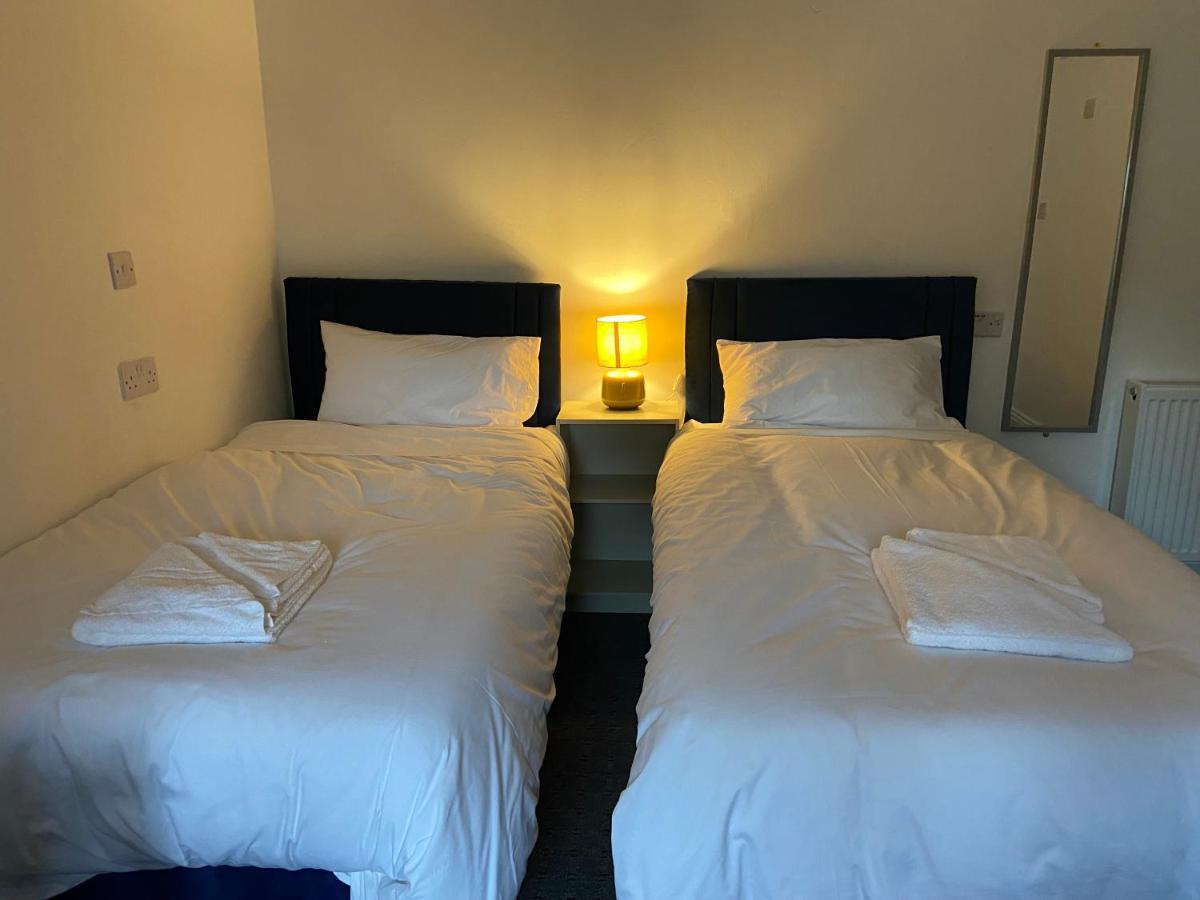 Twin Room,1733351333:JPEG