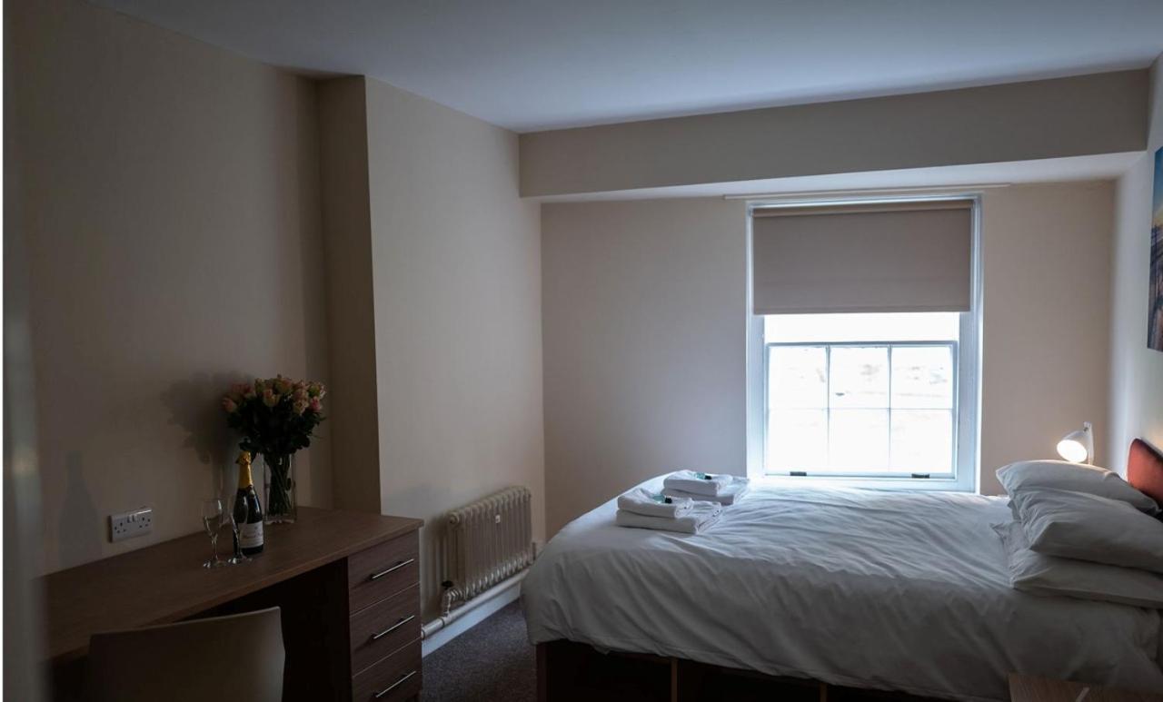 Double Room,1647023029:JPEG
