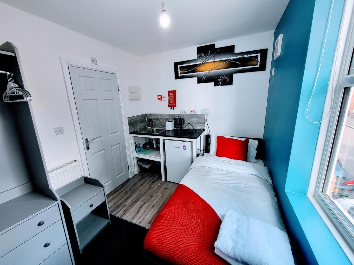 Single Room with Private Bathroom,1471648778:JPEG