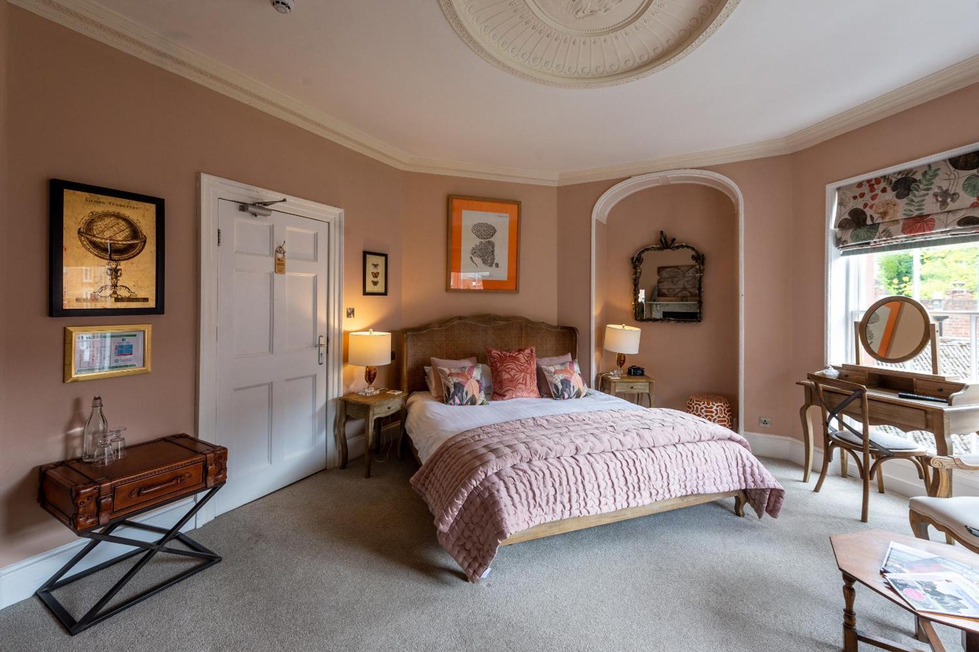 Superior King Room