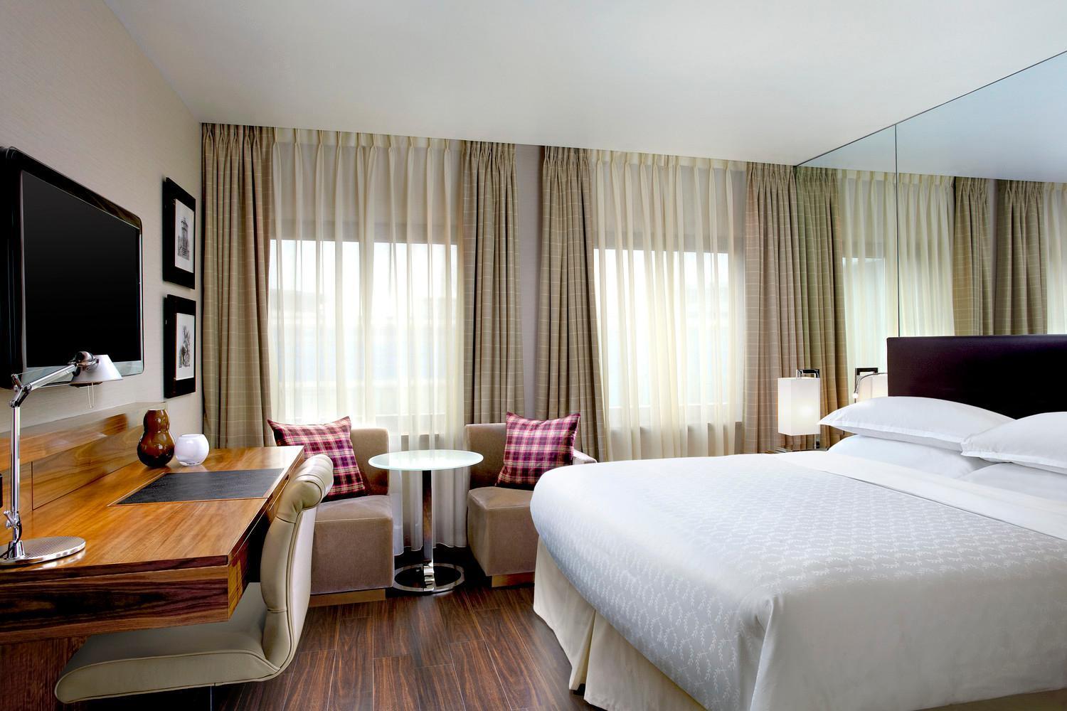 Deluxe Room, 1 King