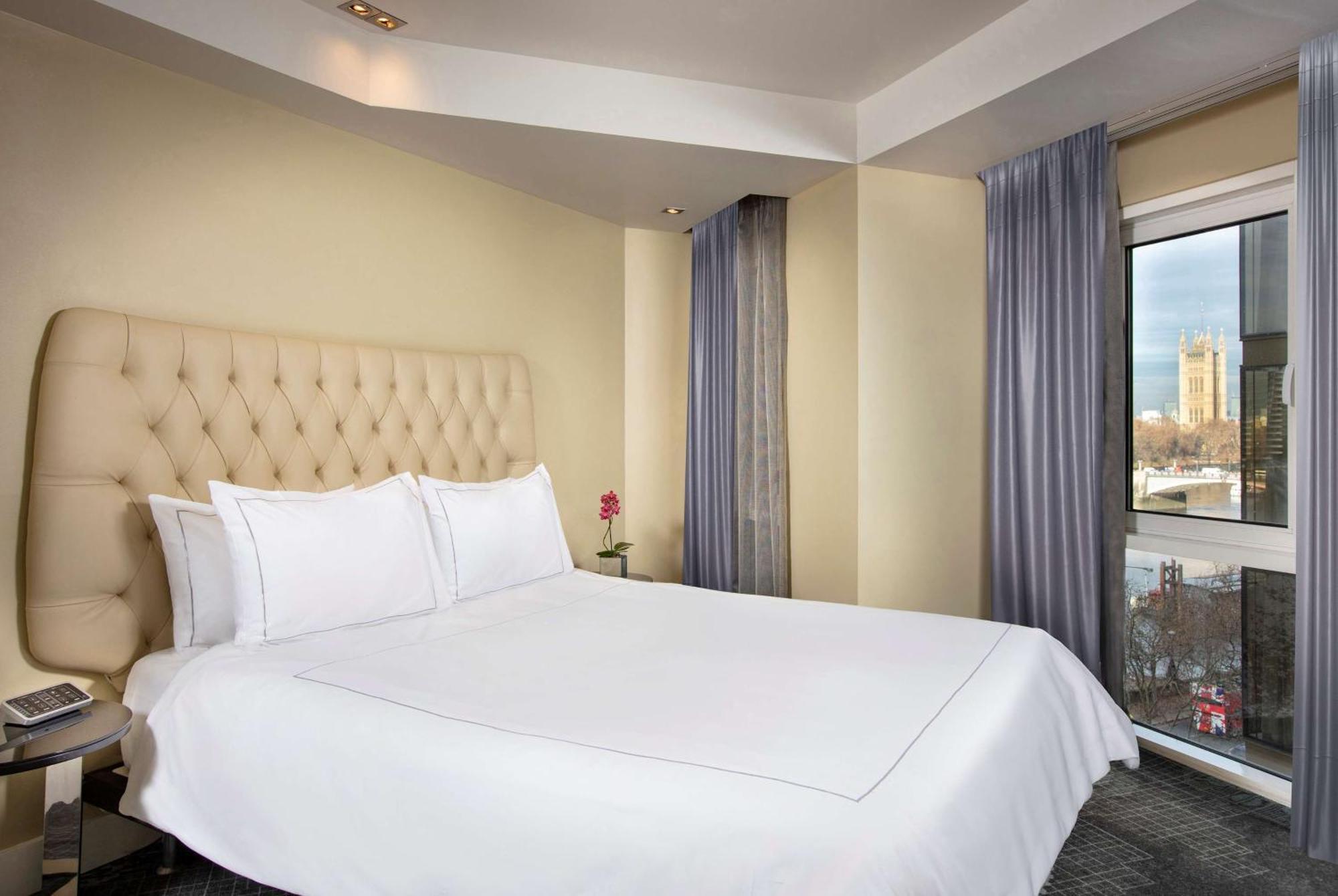 Suite - River View