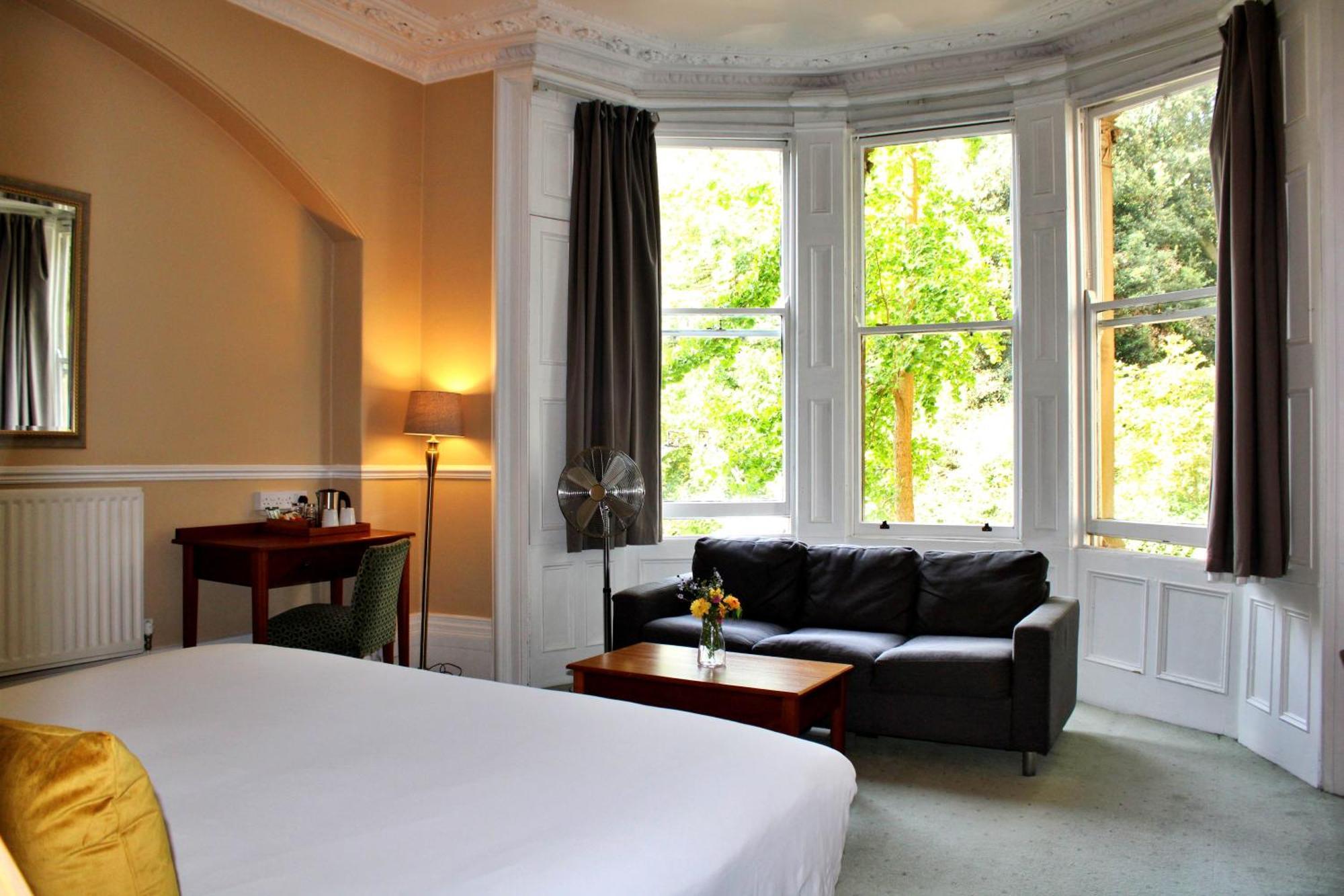 Large Double Room,1516397911:JPEG