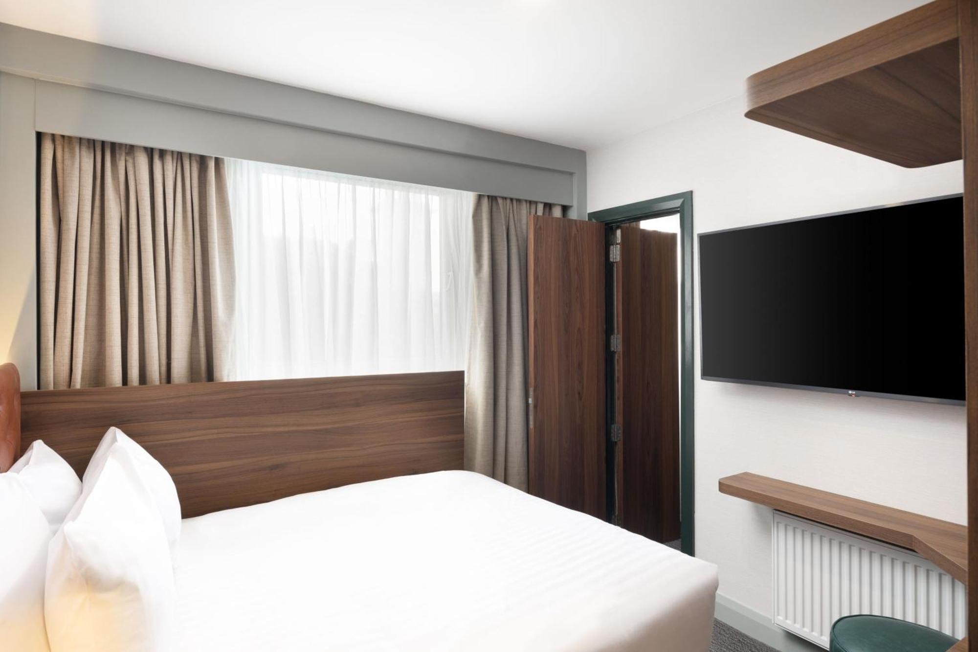 Compact Double Room,1516443103:JPEG