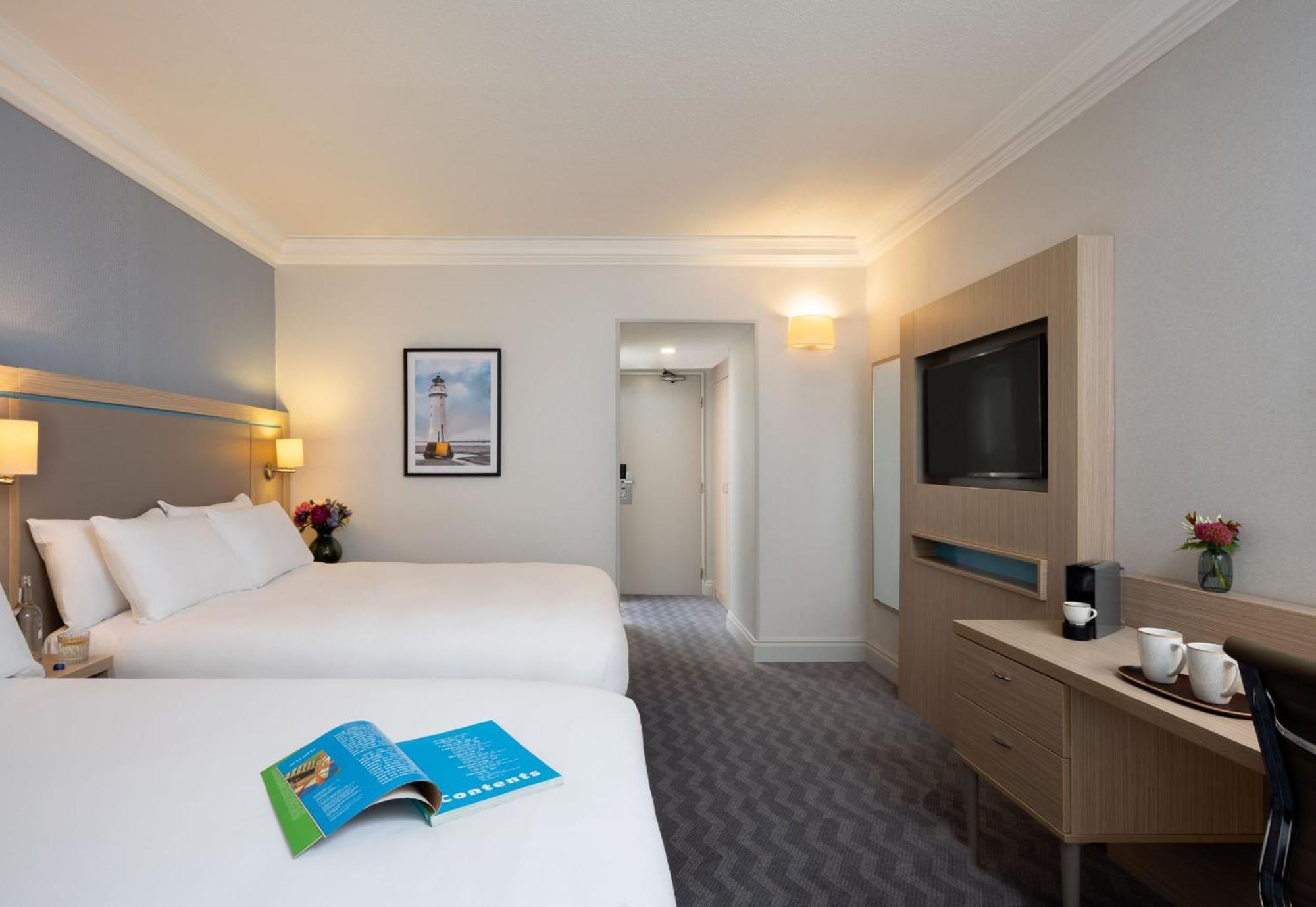 Superior Family Room,1516459117:JPEG