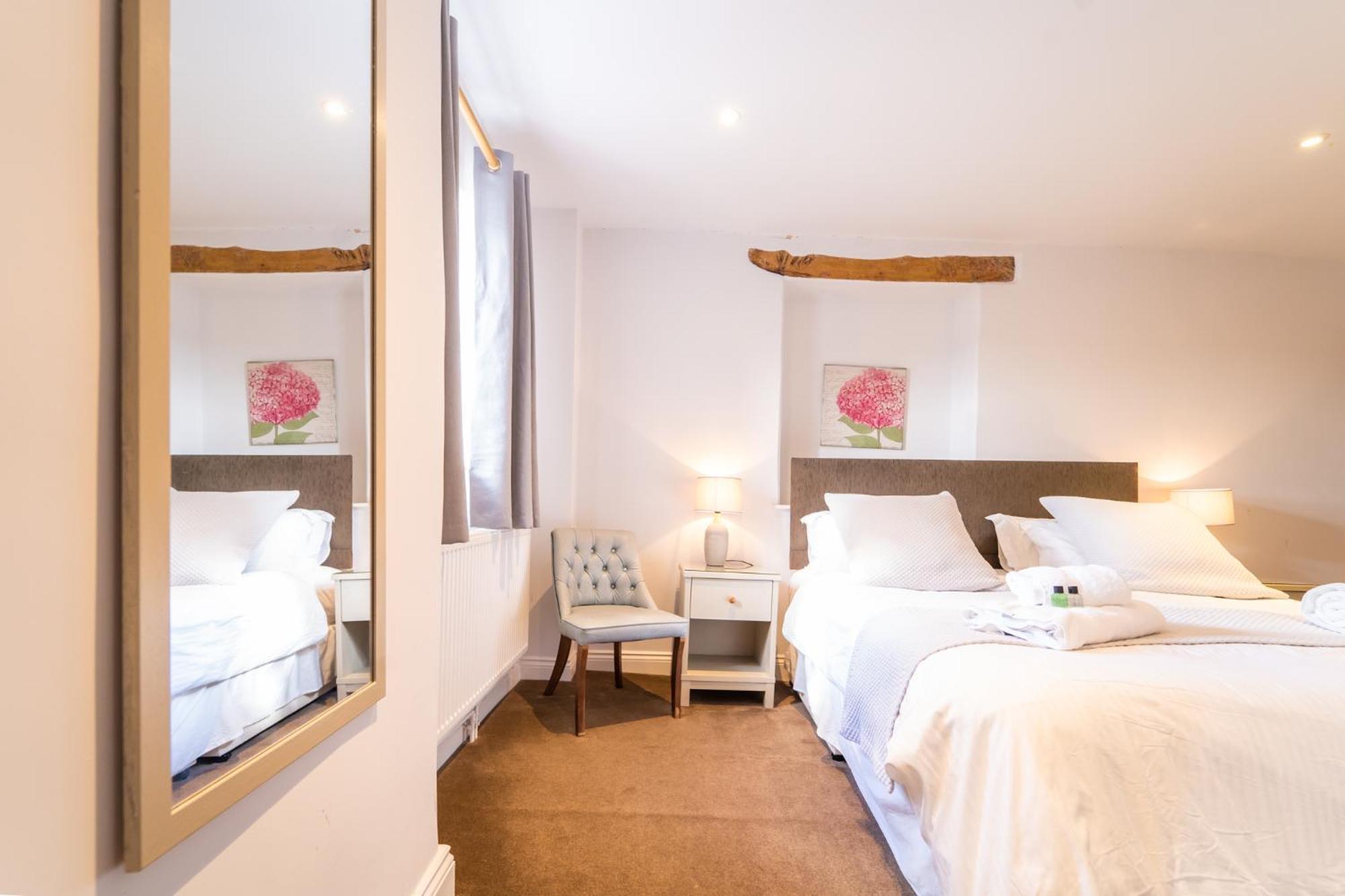 Deluxe Double Room with Shower