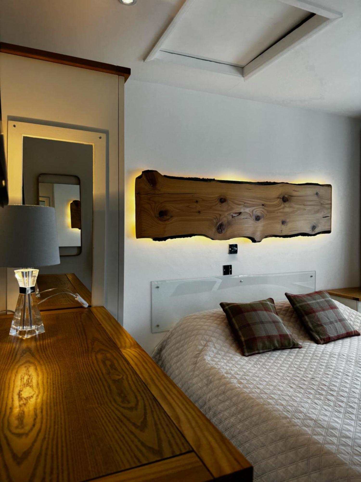 Double Room,1643190582:JPEG