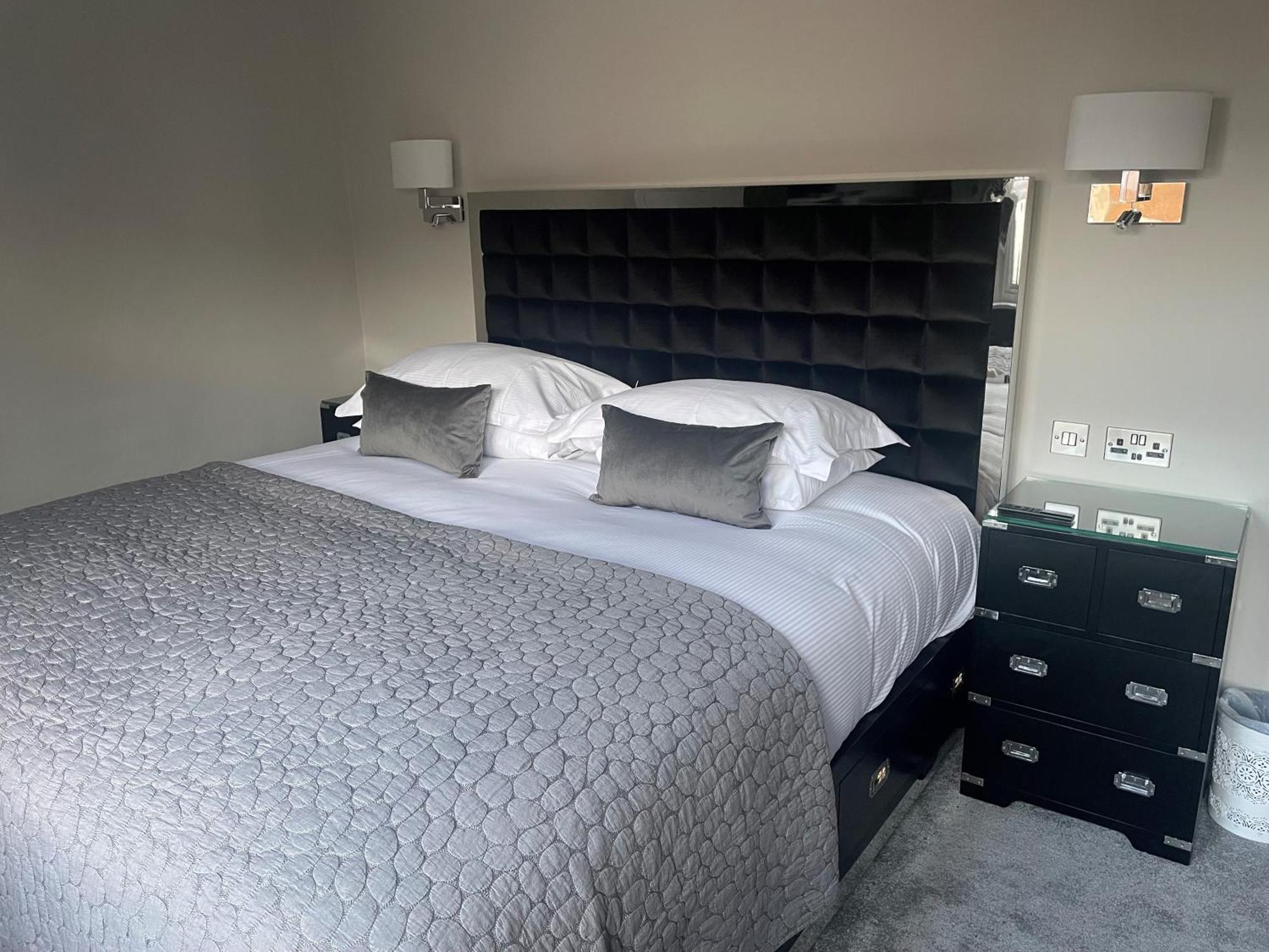 Apartment,1529425168:JPEG