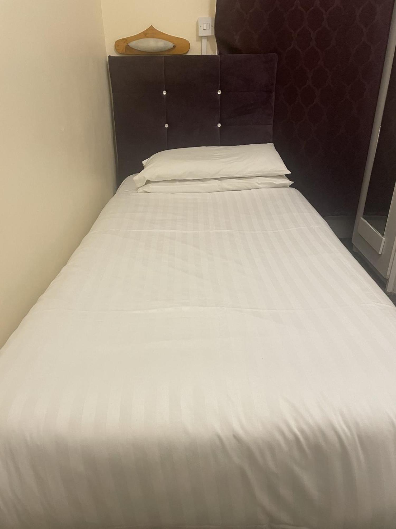 Single Room,1539336367:JPEG