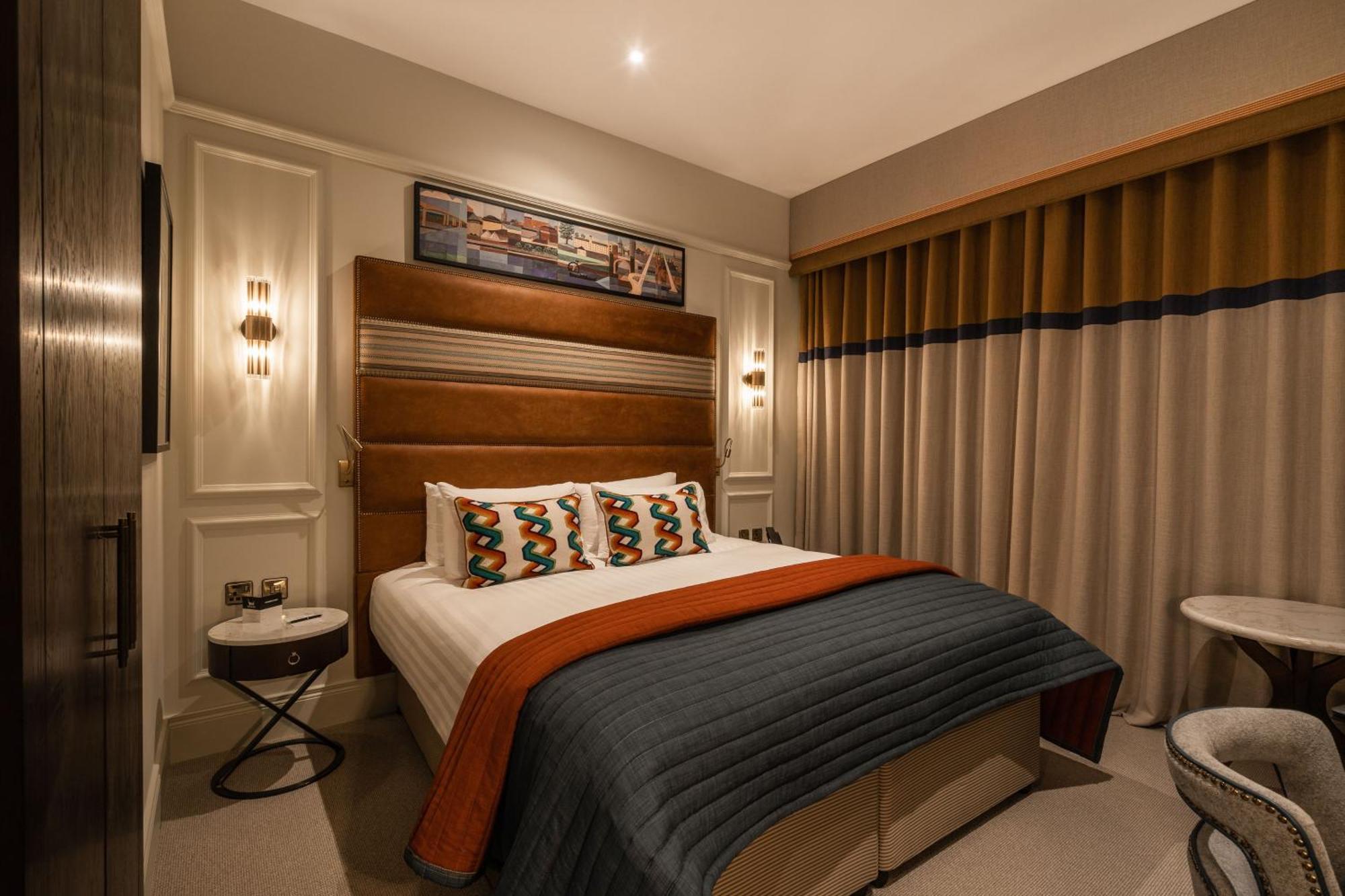 King Room,1556270851:JPEG