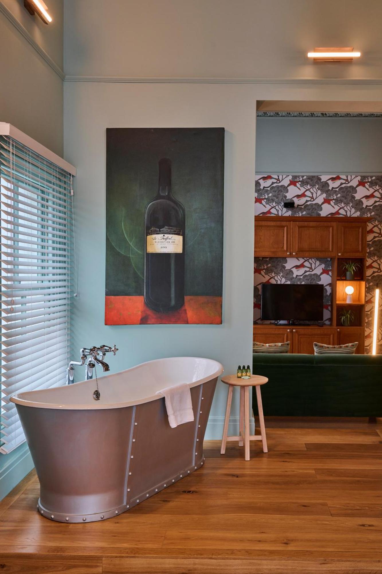 Signature Suite