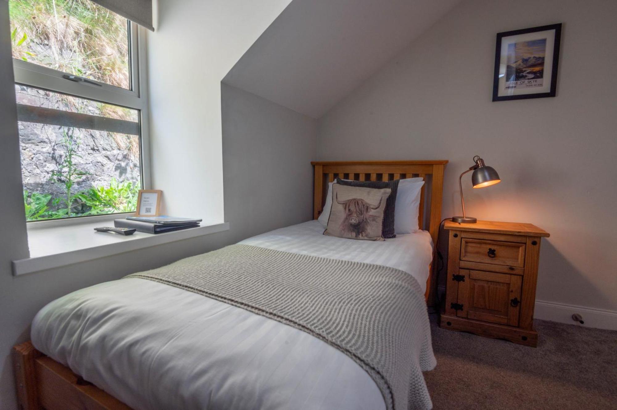 Single Room,1583655602:JPEG