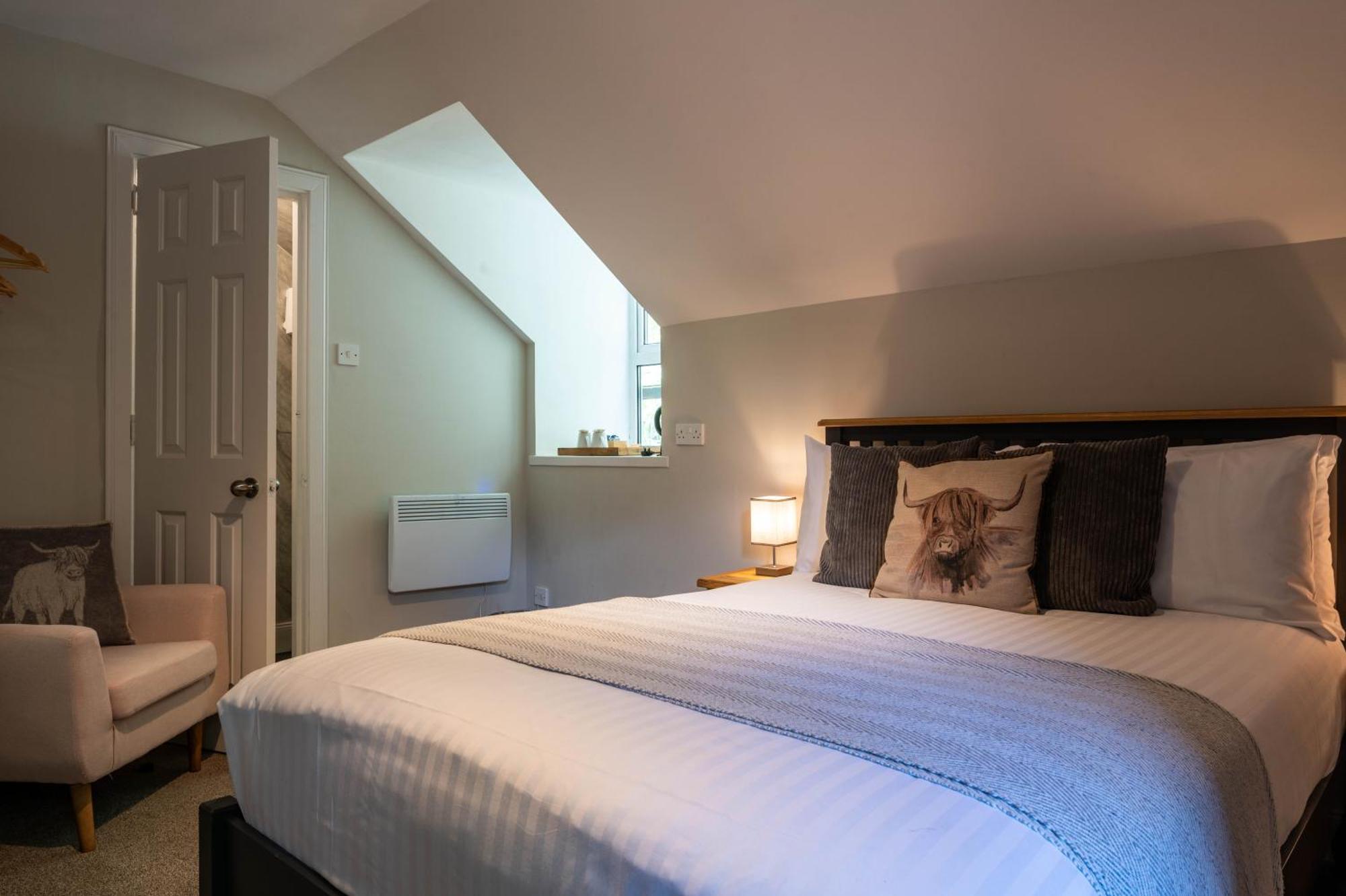 Double Room,1583655619:JPEG