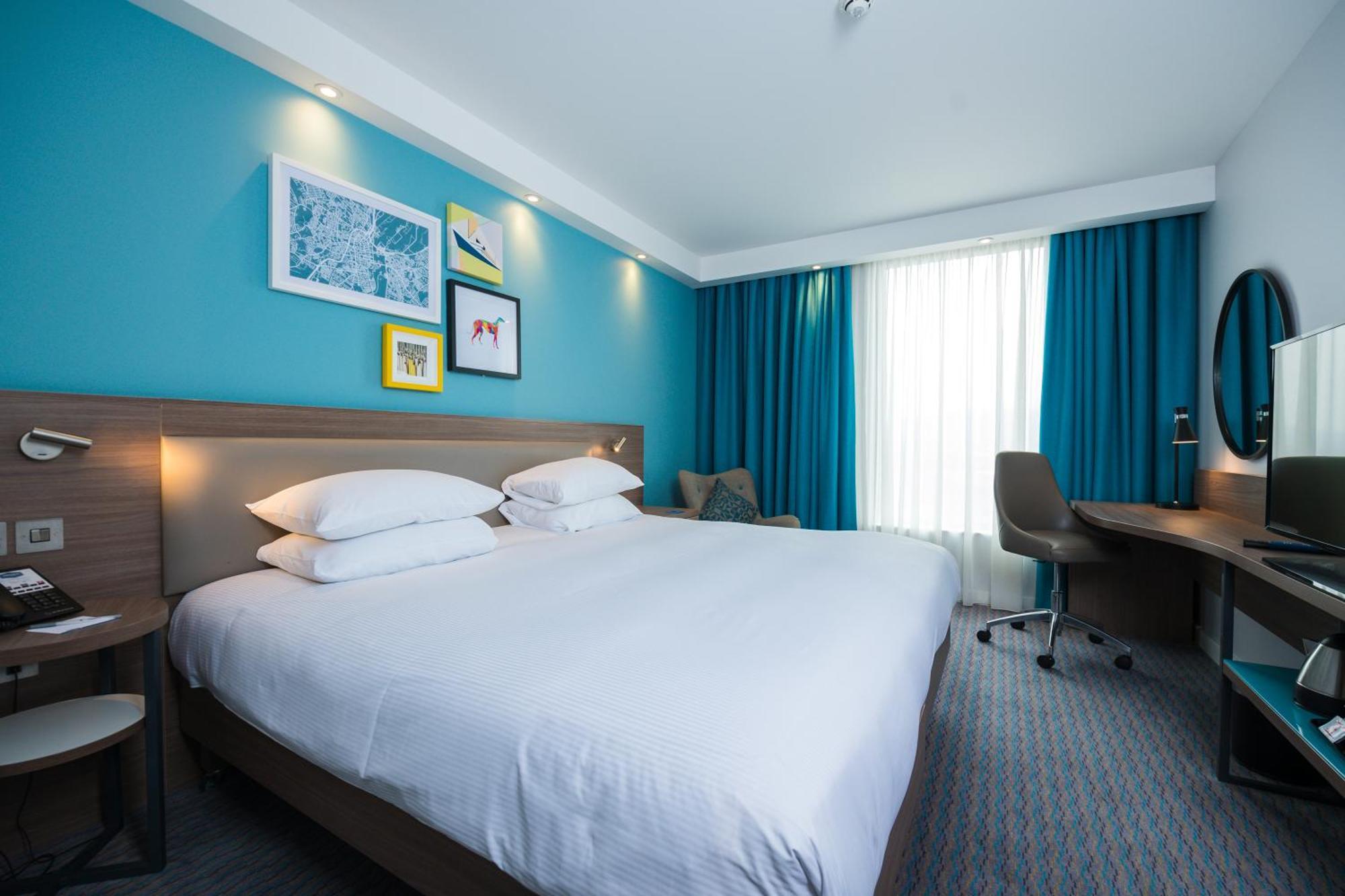 Queen Room,1552609084:JPEG