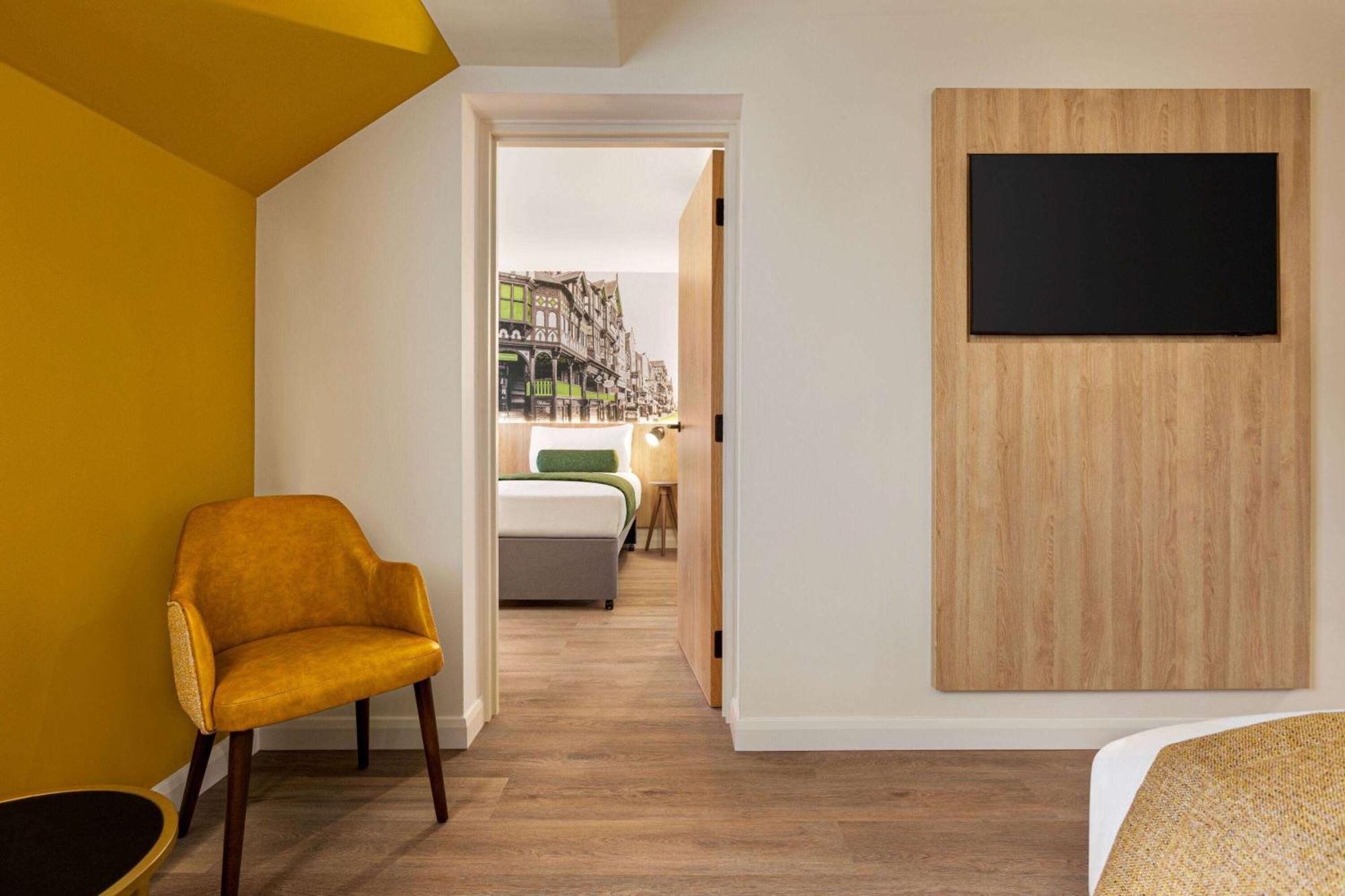 Family Room,1552226356:JPEG