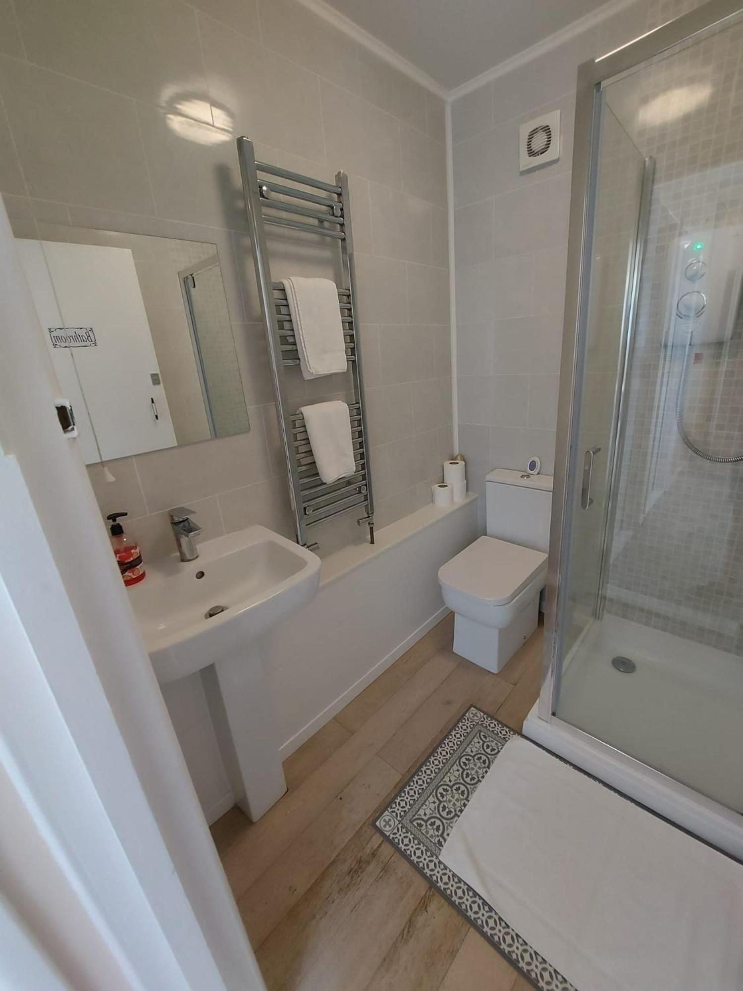 Double Room with Shared Bathroom,1645767145:JPEG