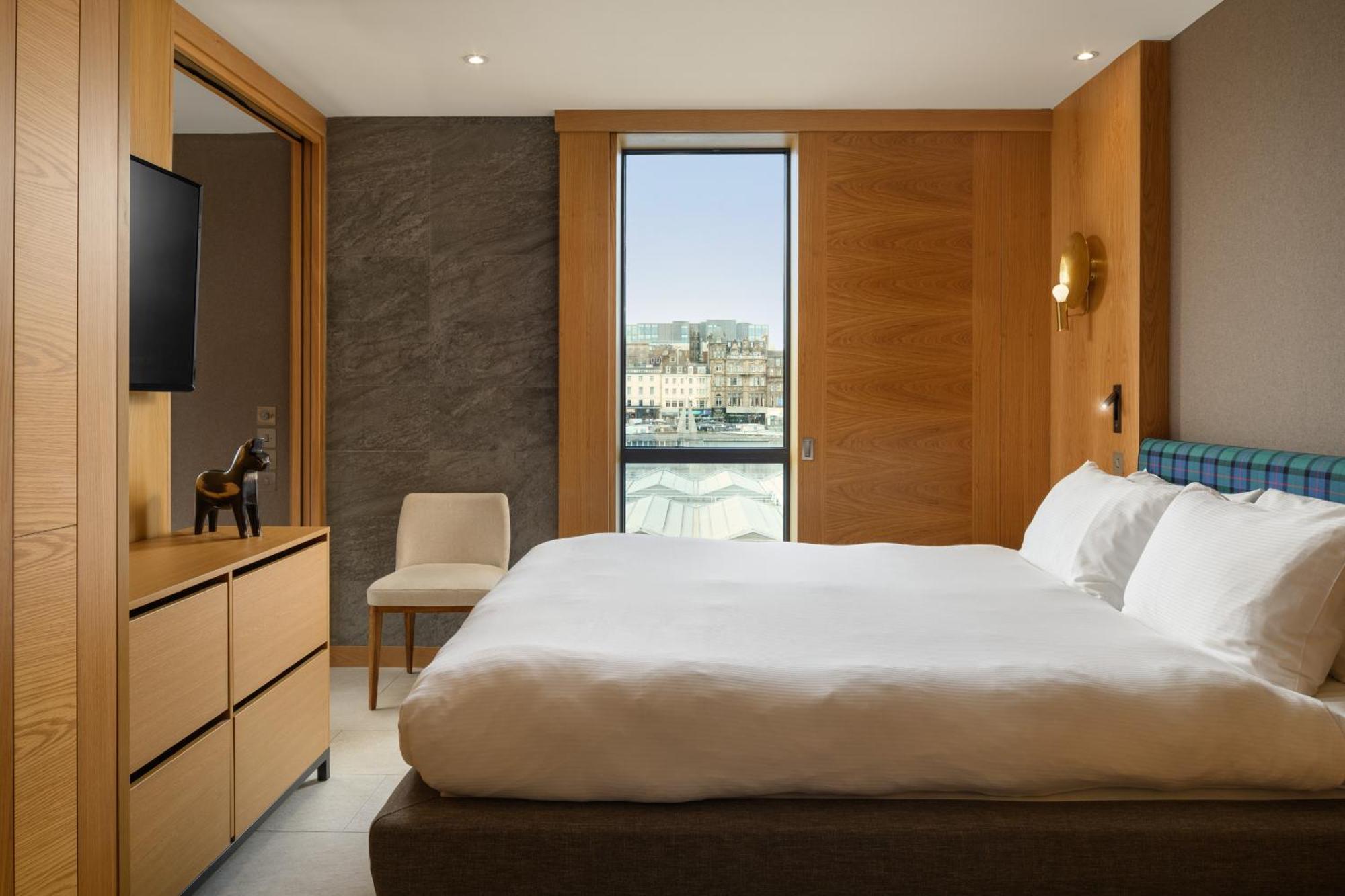 Mhor Suite,1555947025:JPEG