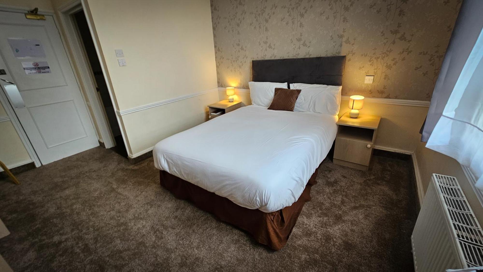 Double Room,1556336077:JPEG