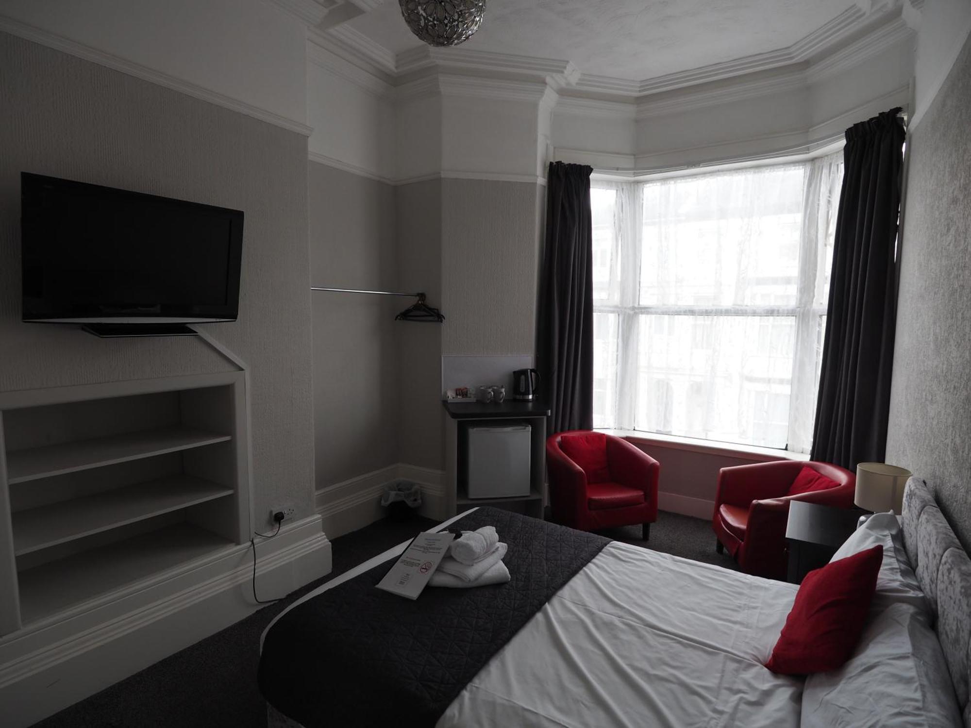 Deluxe Double Room with Shower,1557136375:JPEG