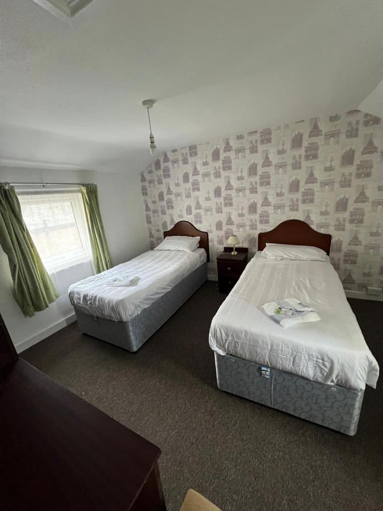 Family Room,1559623870:JPEG