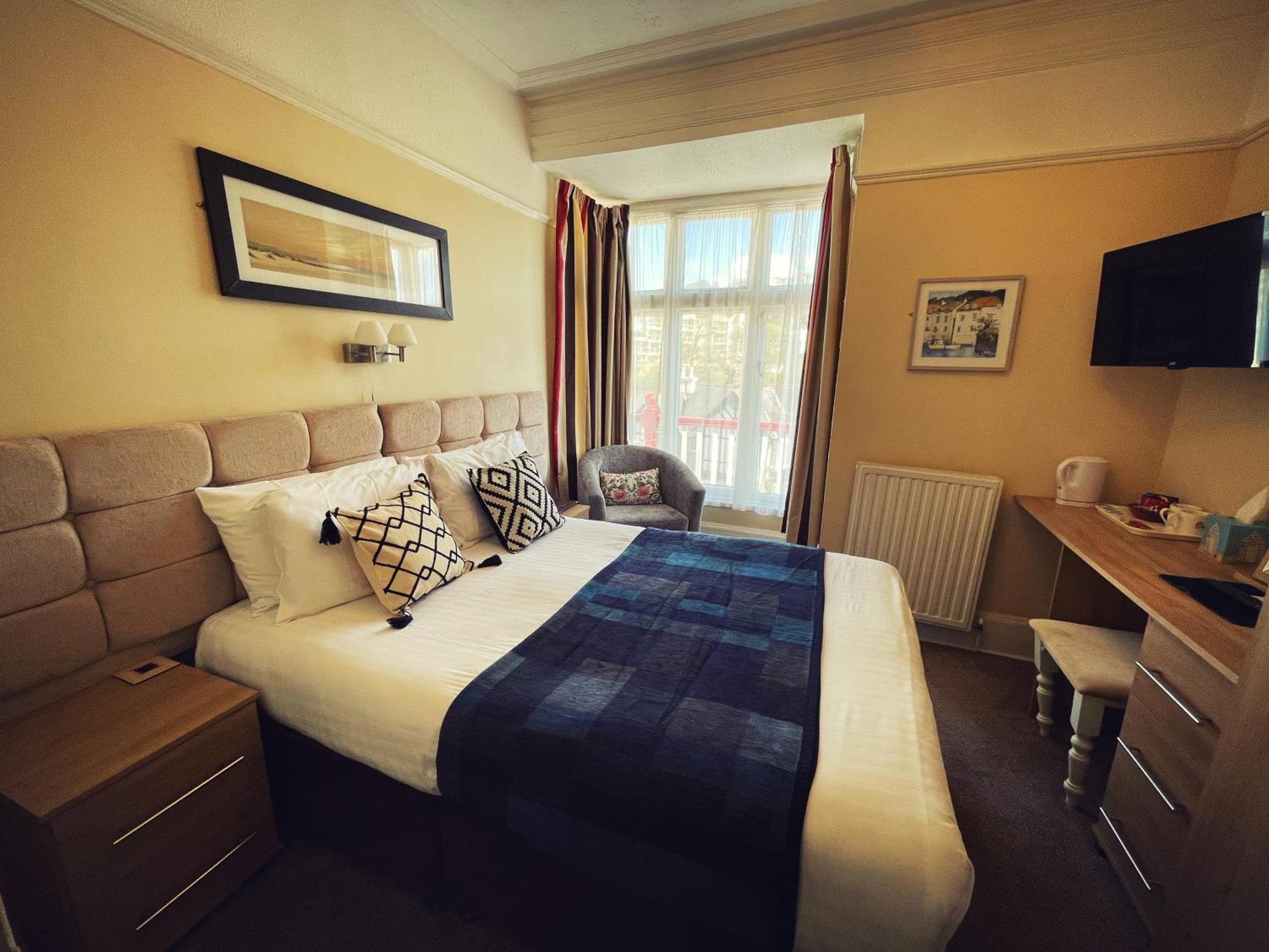 Double Room,1566936905:JPEG