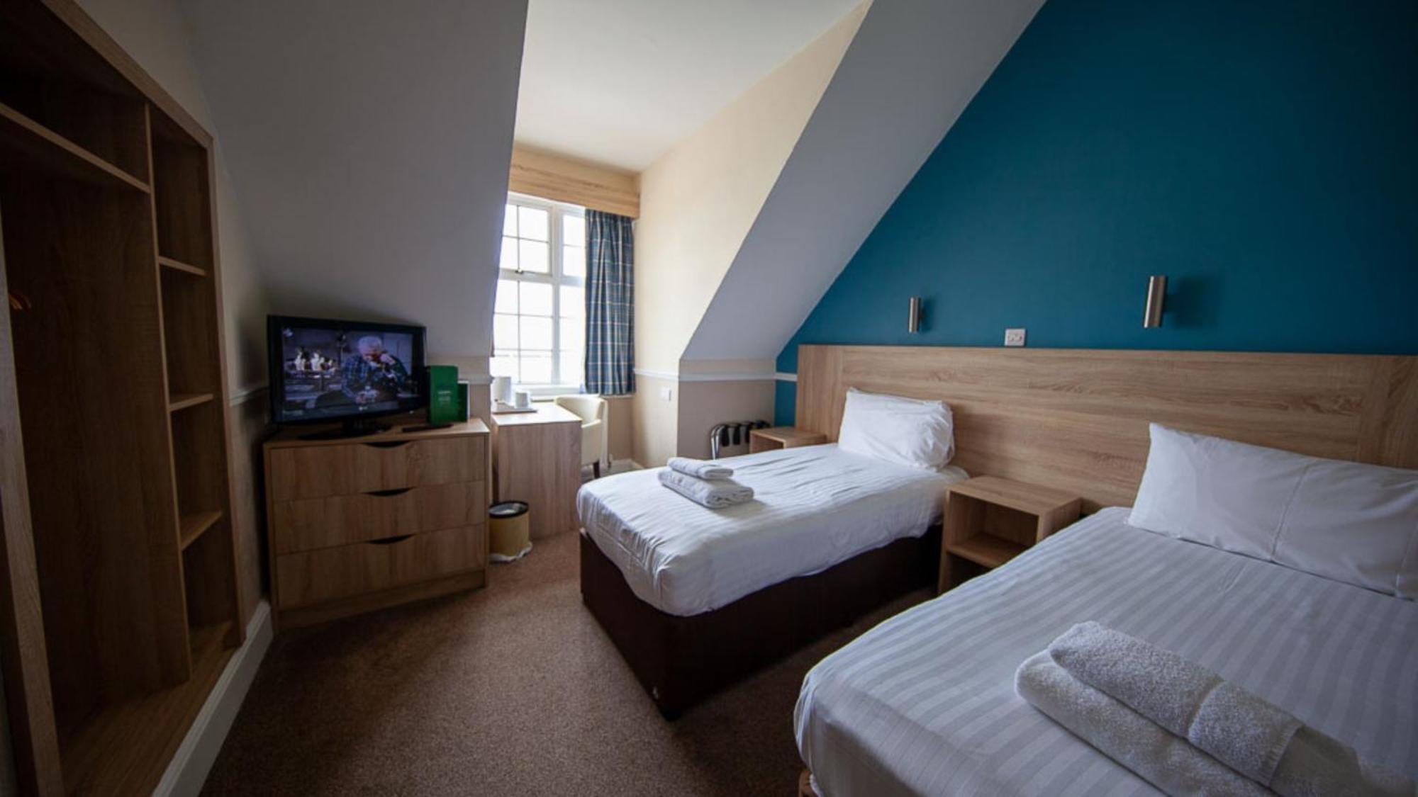 Twin Room,1585461339:JPEG