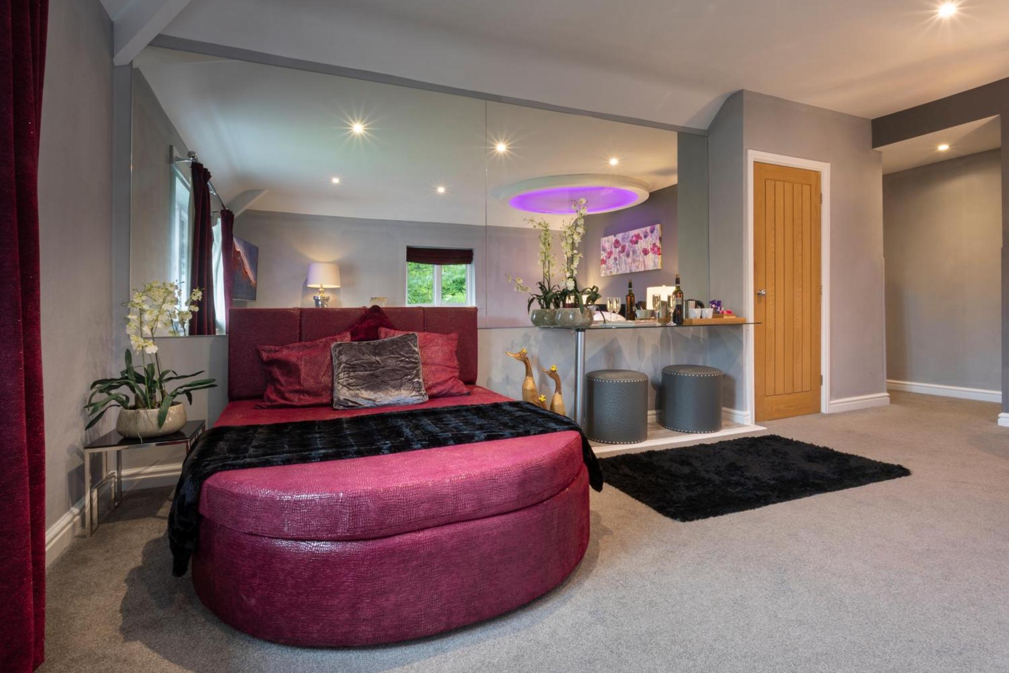 Superior Suite with Hot Tub - Acacia