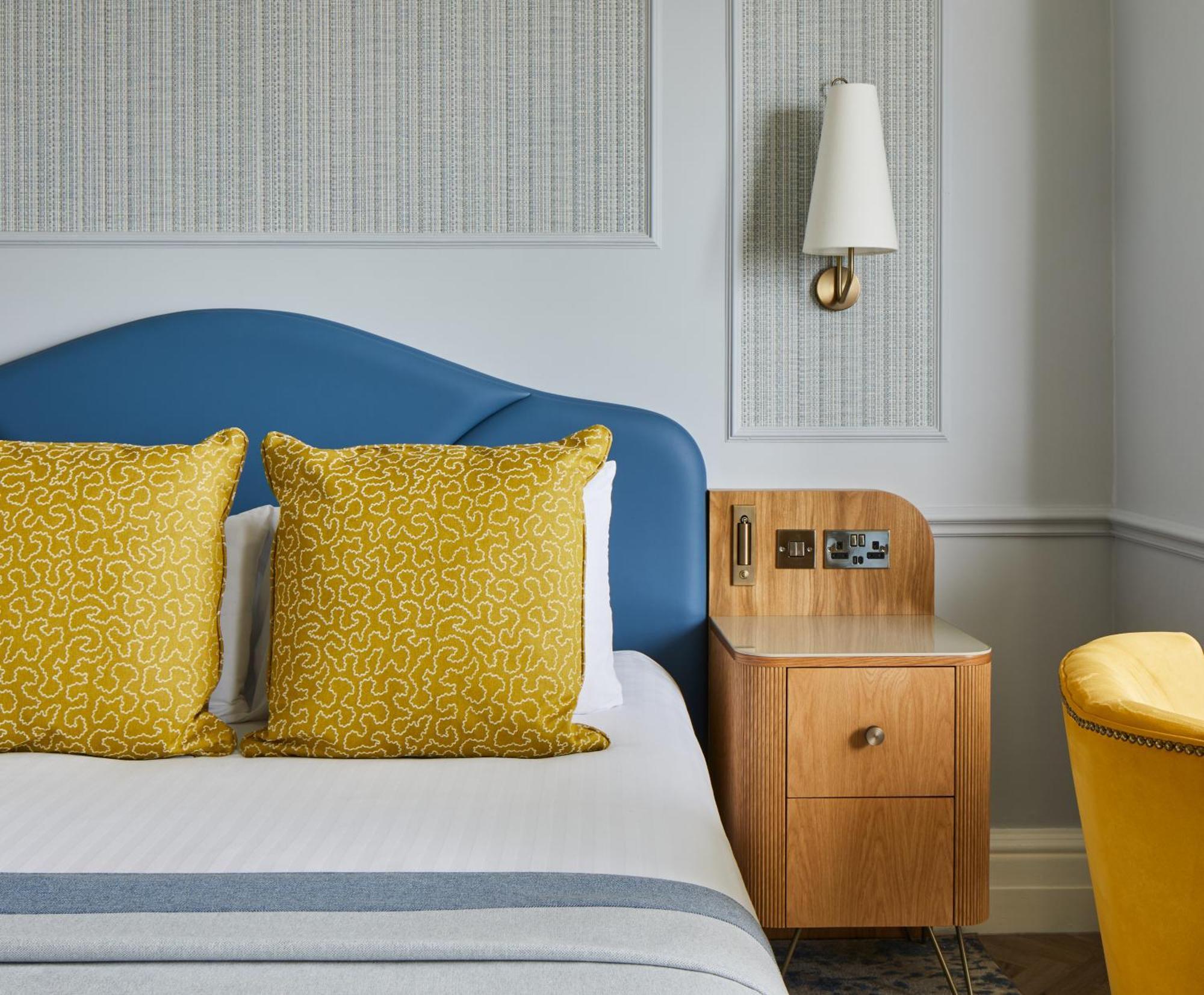 Superior King with View,1649876593:JPEG