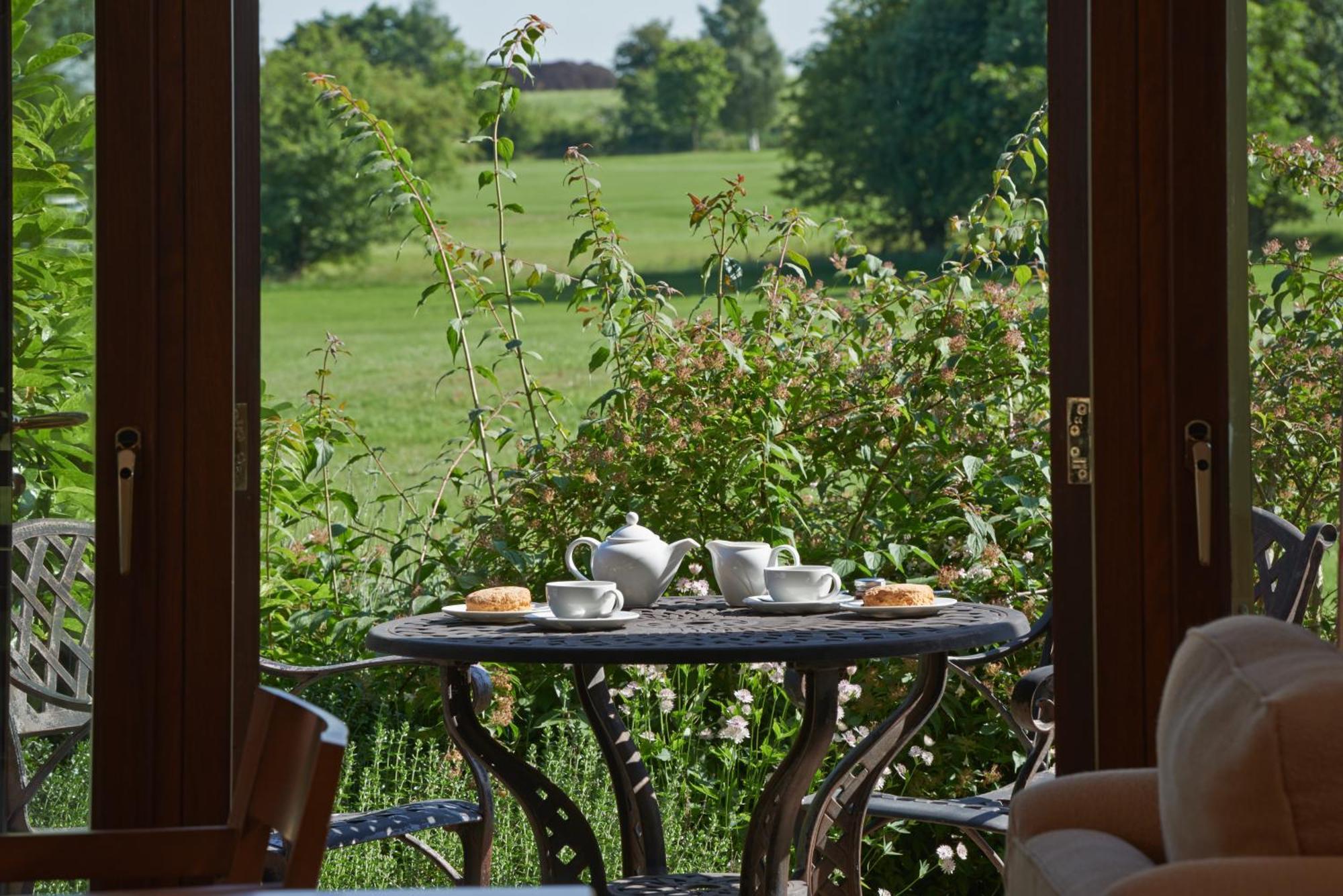 Superior Room,1660282225:JPEG