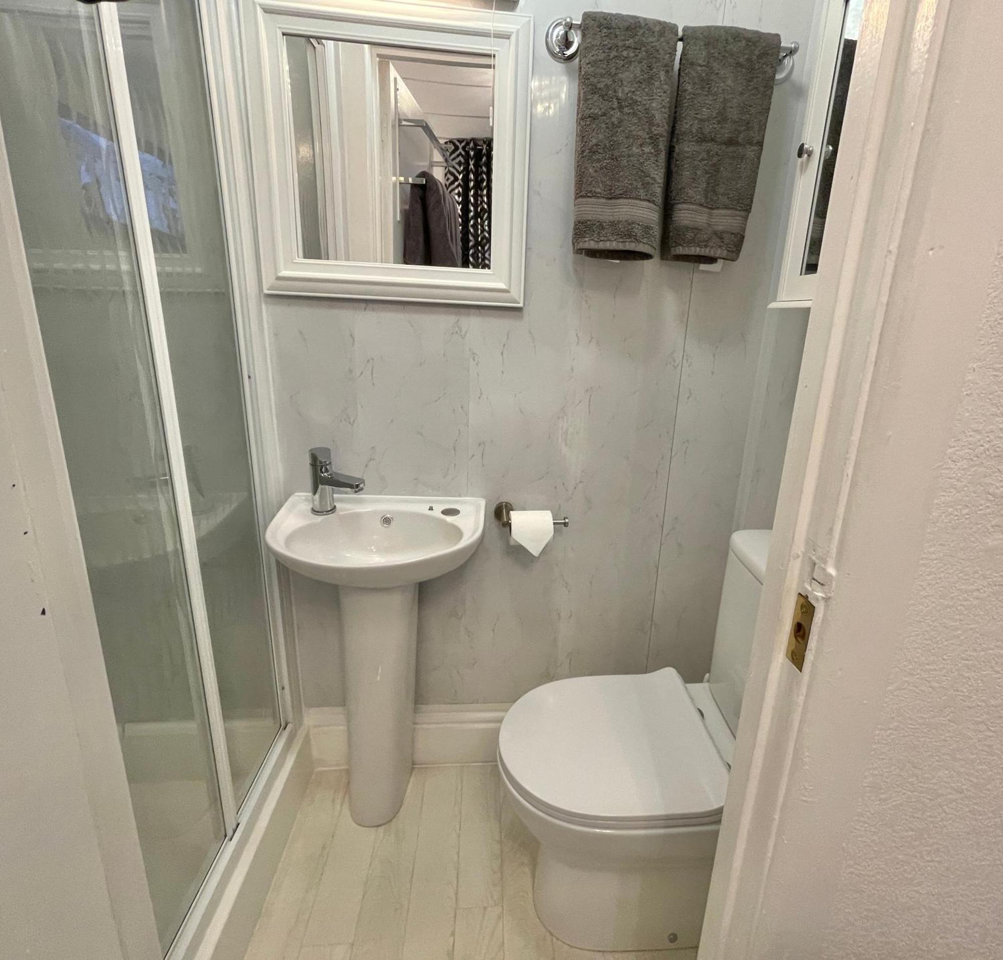 Double Room with Private Bathroom
