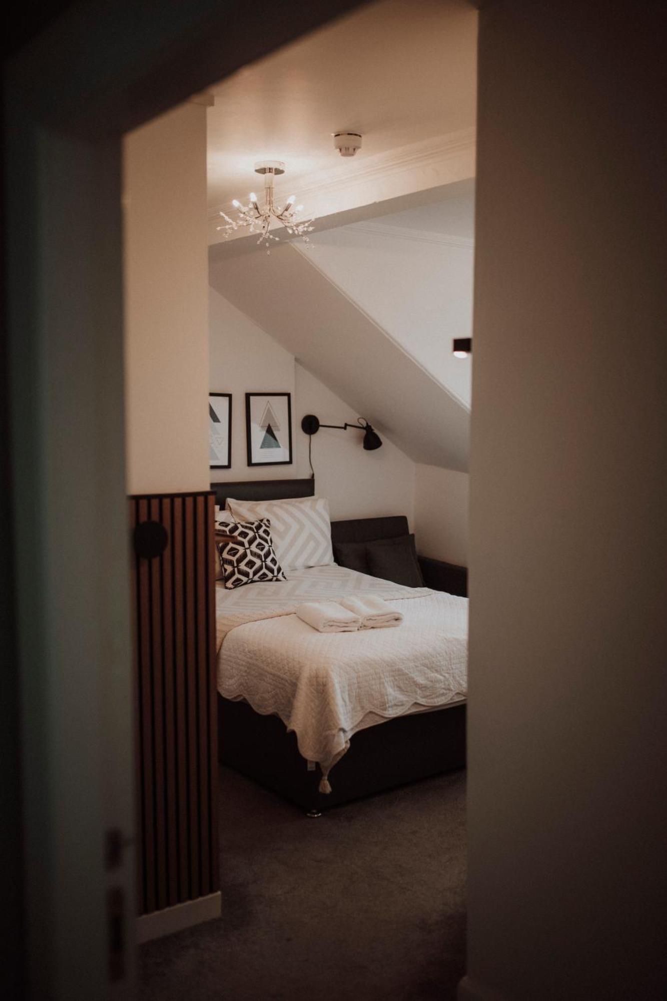 Triple Room,1602991397:JPEG