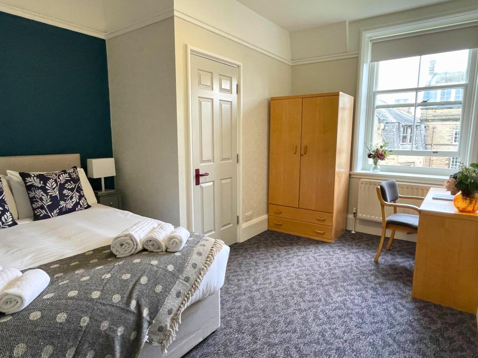 Double Room,1630062200:JPEG