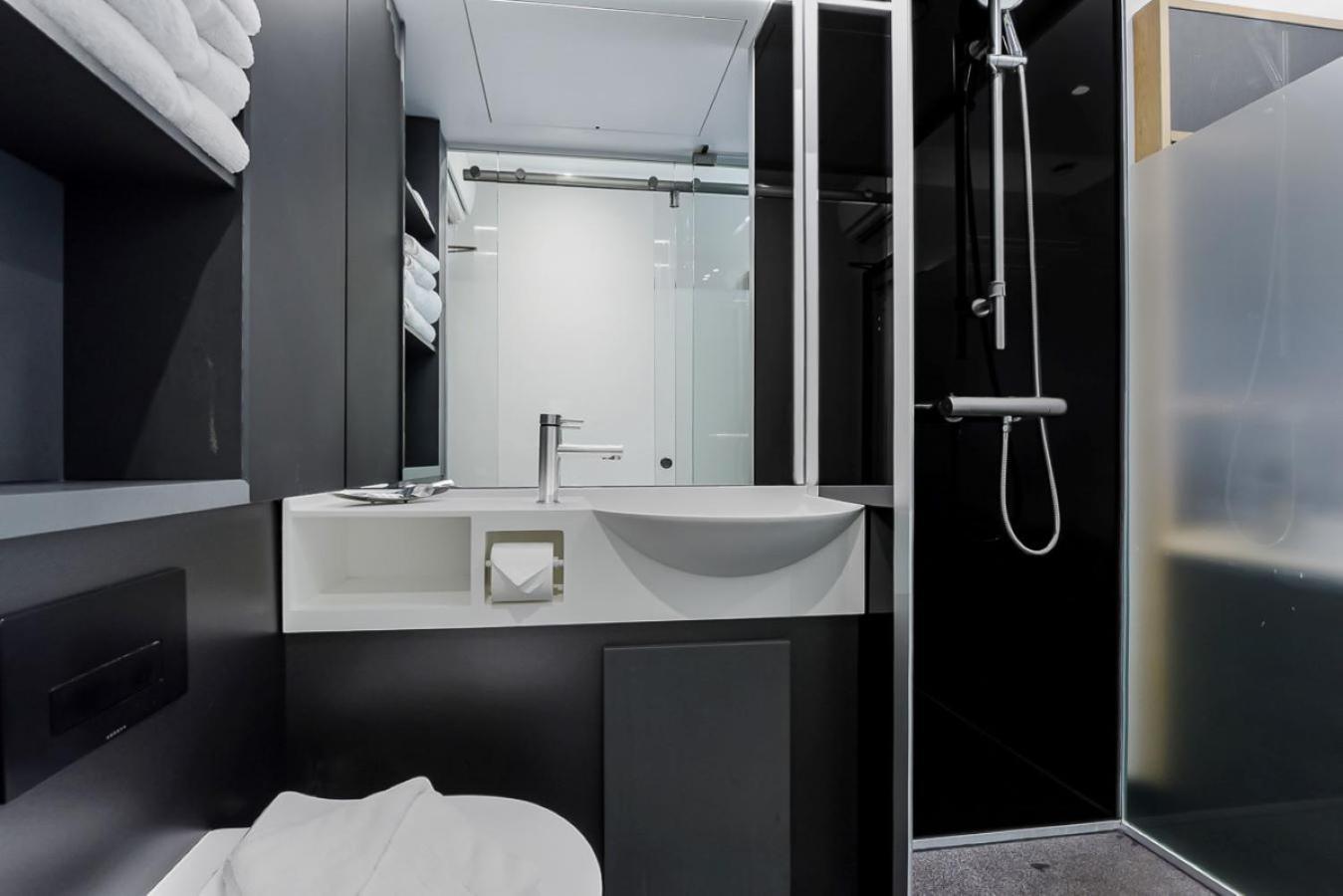 Queen Room,1606621090:JPEG