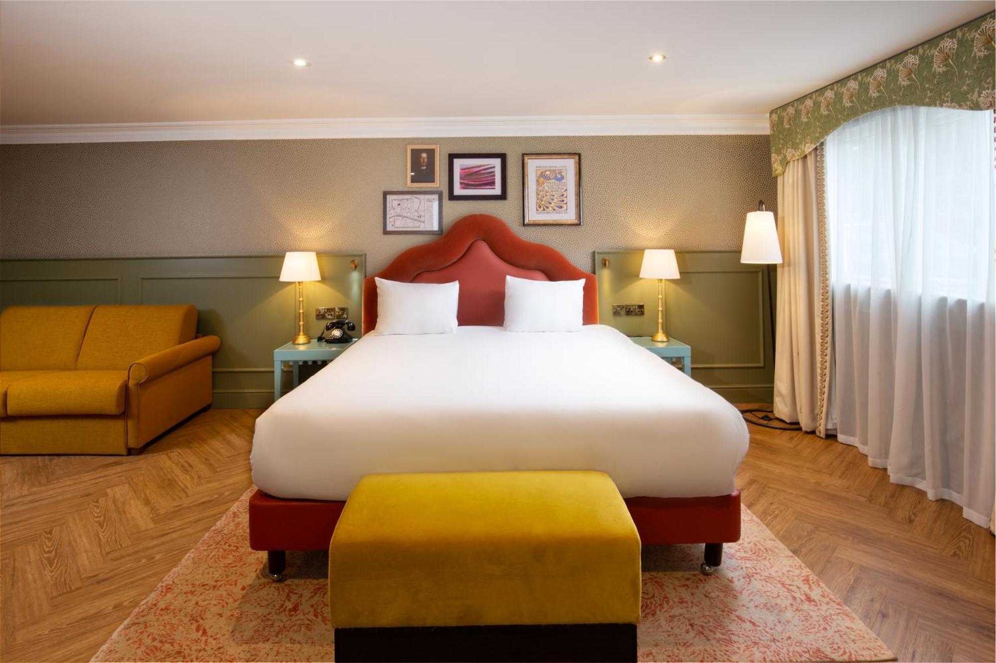 George Walton Junior King Suite,1620198360:JPEG