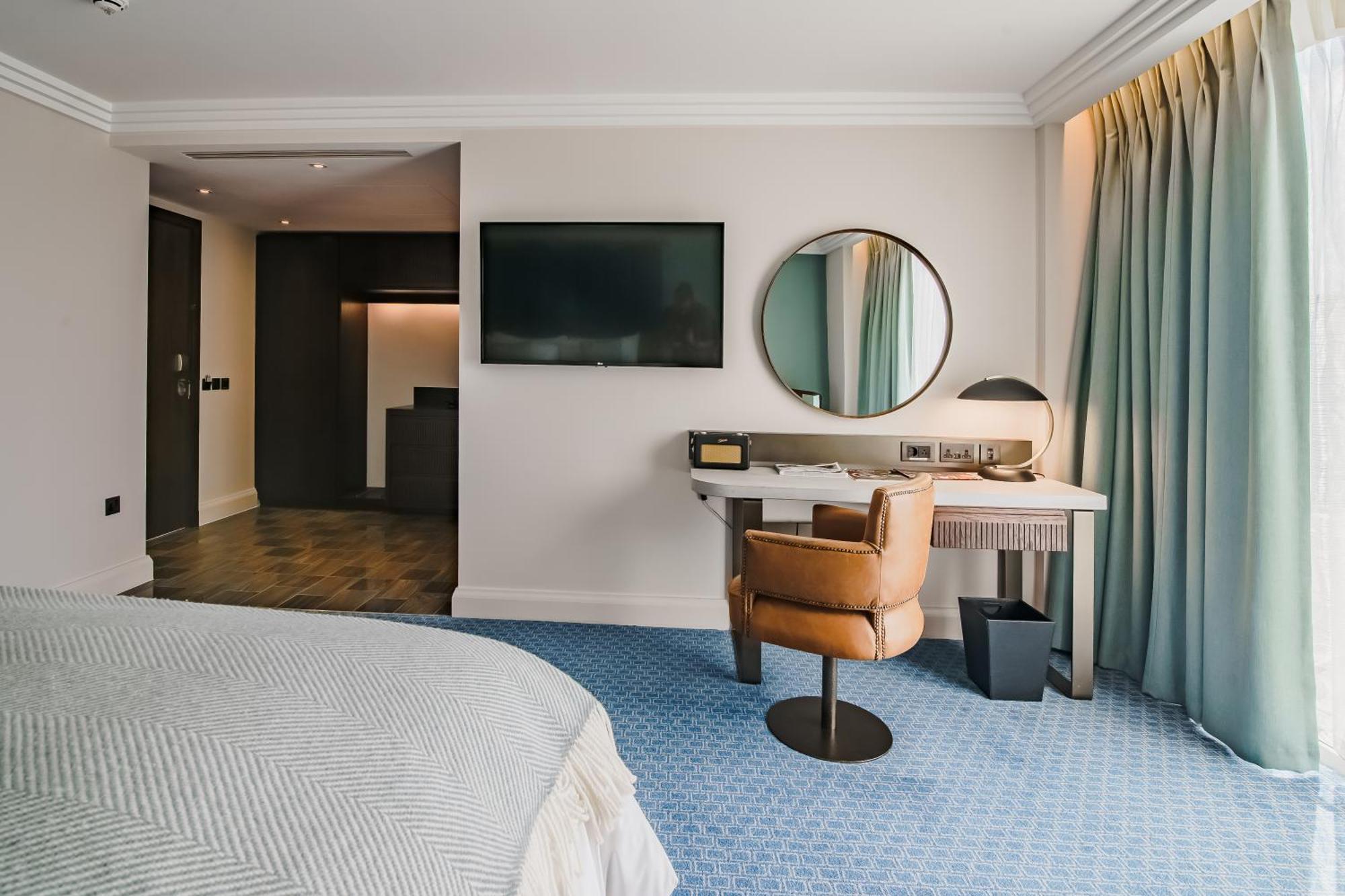 Executive King Room,1625559757:JPEG