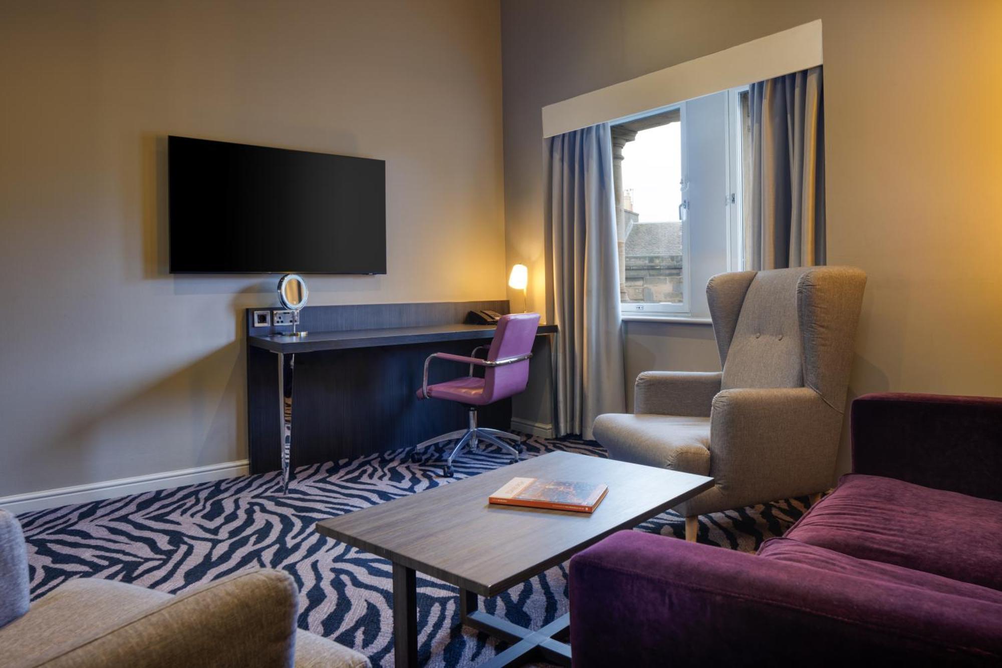 King Junior Suite,1639550139:JPEG