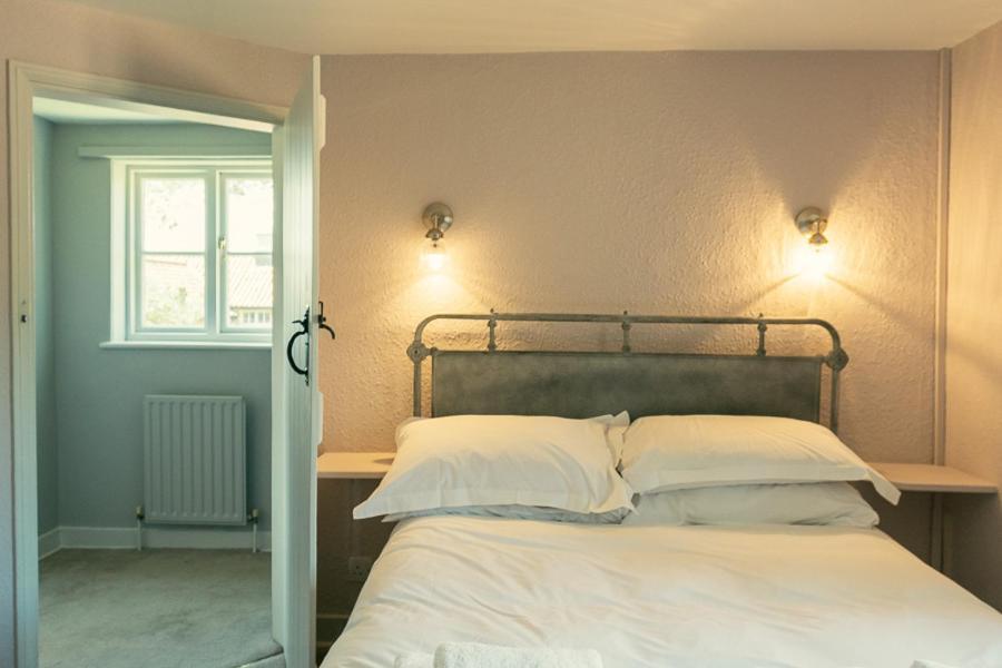 Cottage with Garden View,1639680794:JPEG