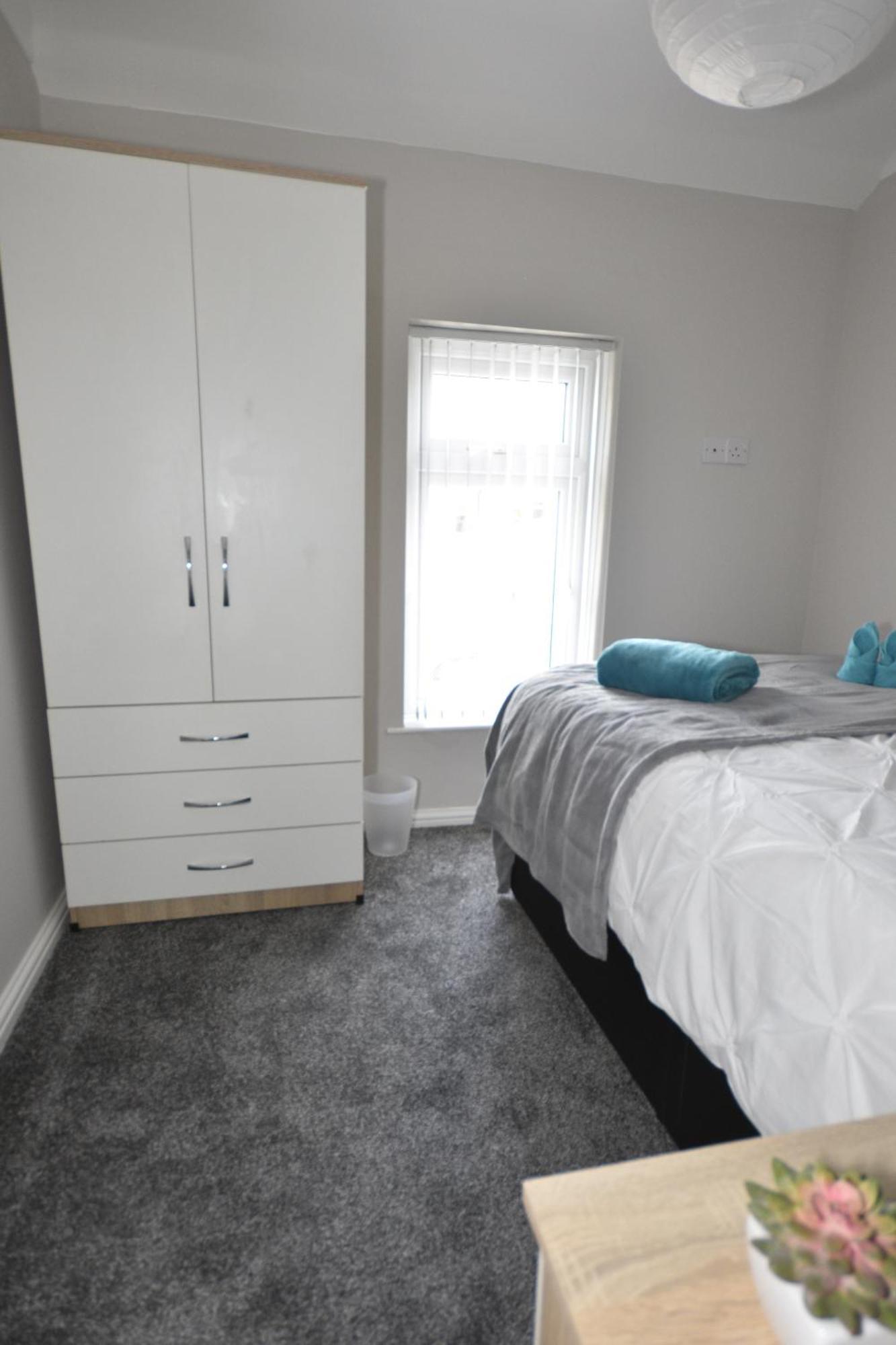 Double Room with Shared Bathroom,1641109012:JPEG