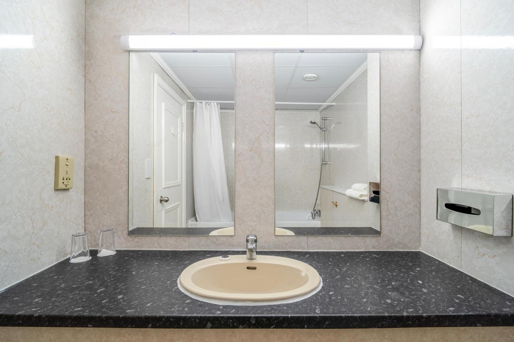 Double Room (No Windows)