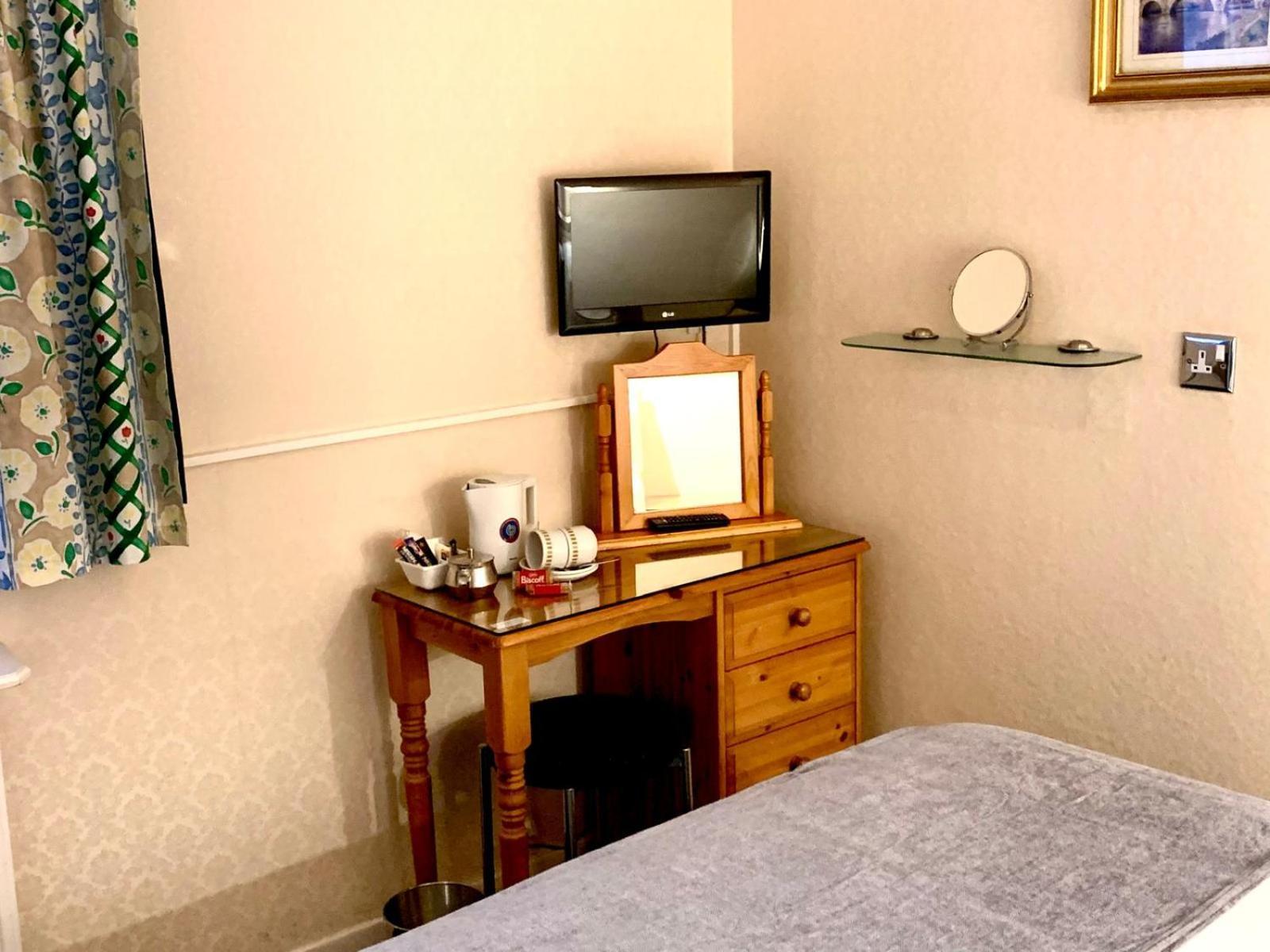 Twin Room with Private External Bathroom,1645020250:JPEG