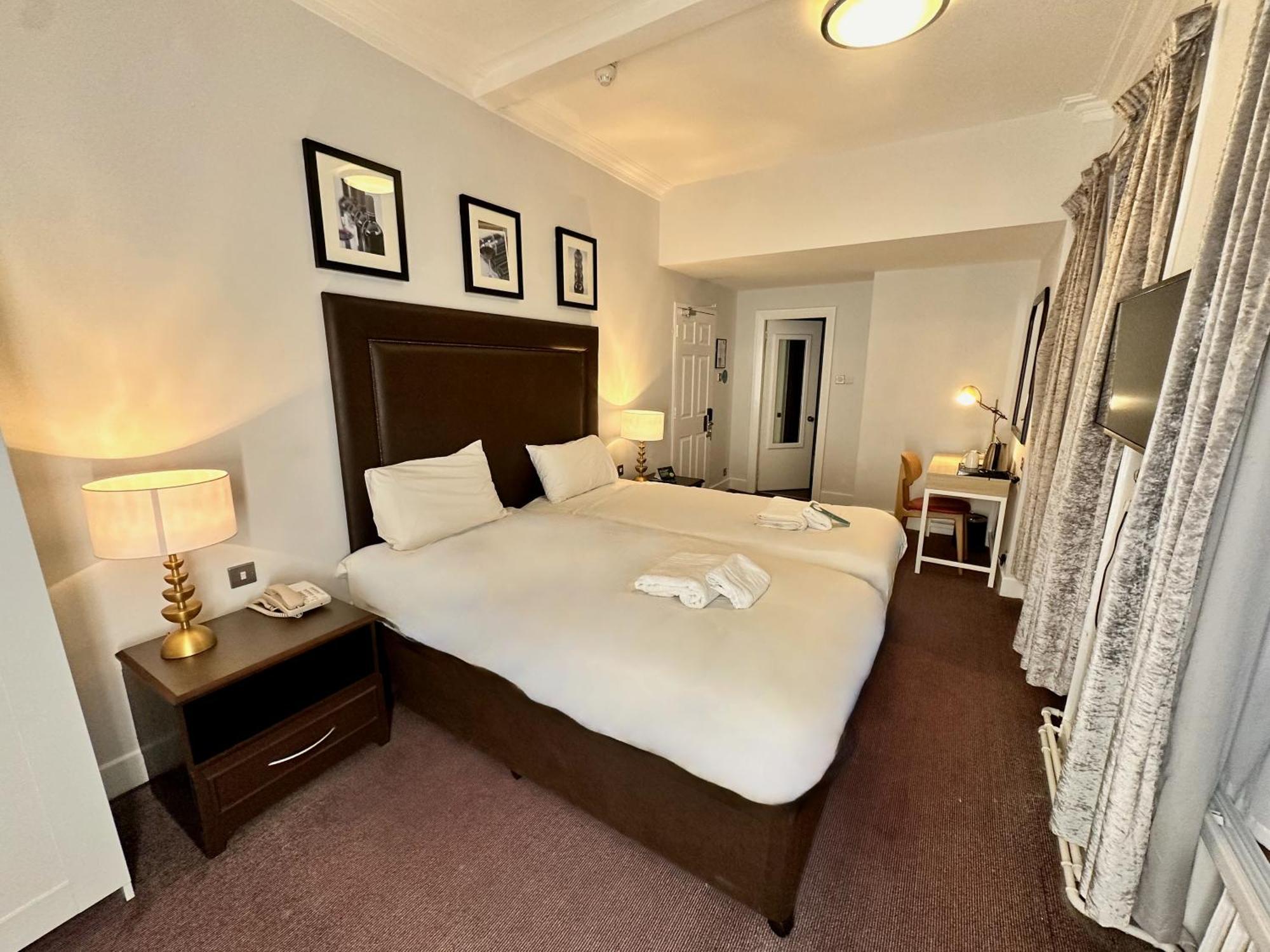 Standard Twin Room - Non-Smoking