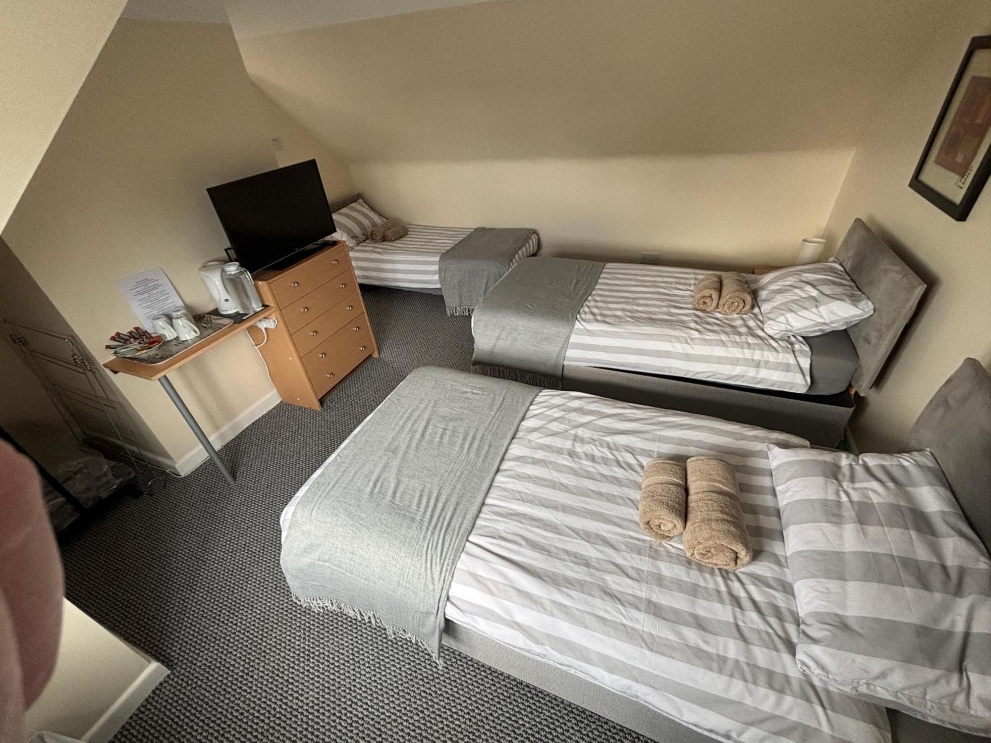 Triple Room,1654392045:JPEG