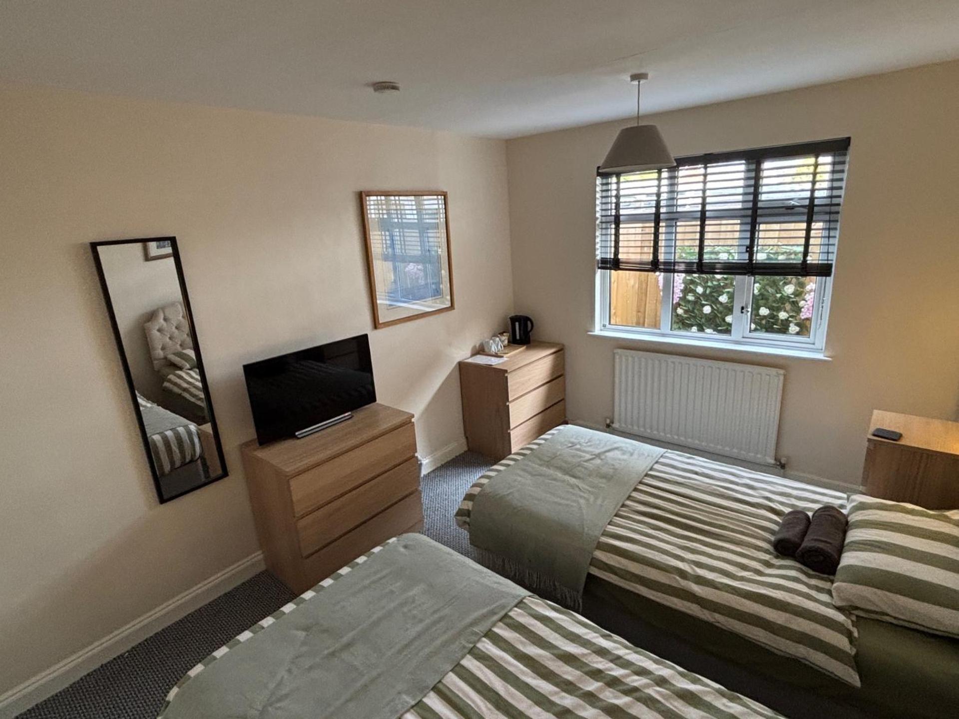 Twin Room,1655410299:JPEG