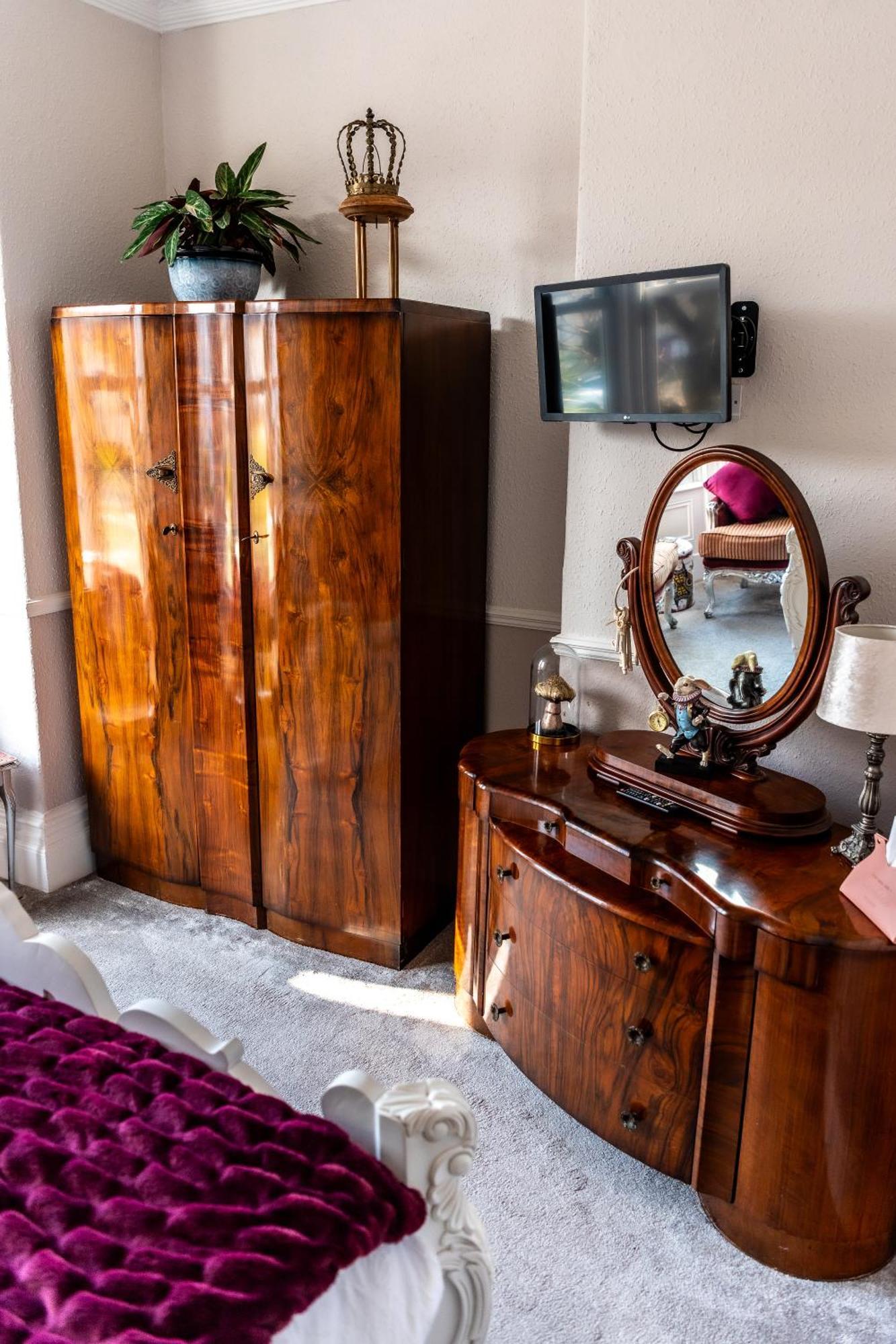 Superior King Room
