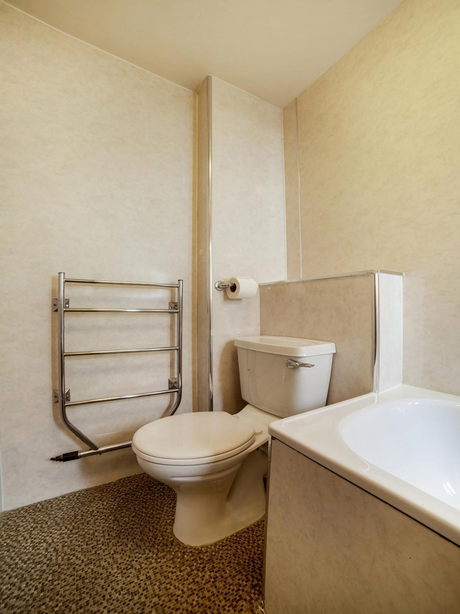 Deluxe Single Room,1663014783:JPEG