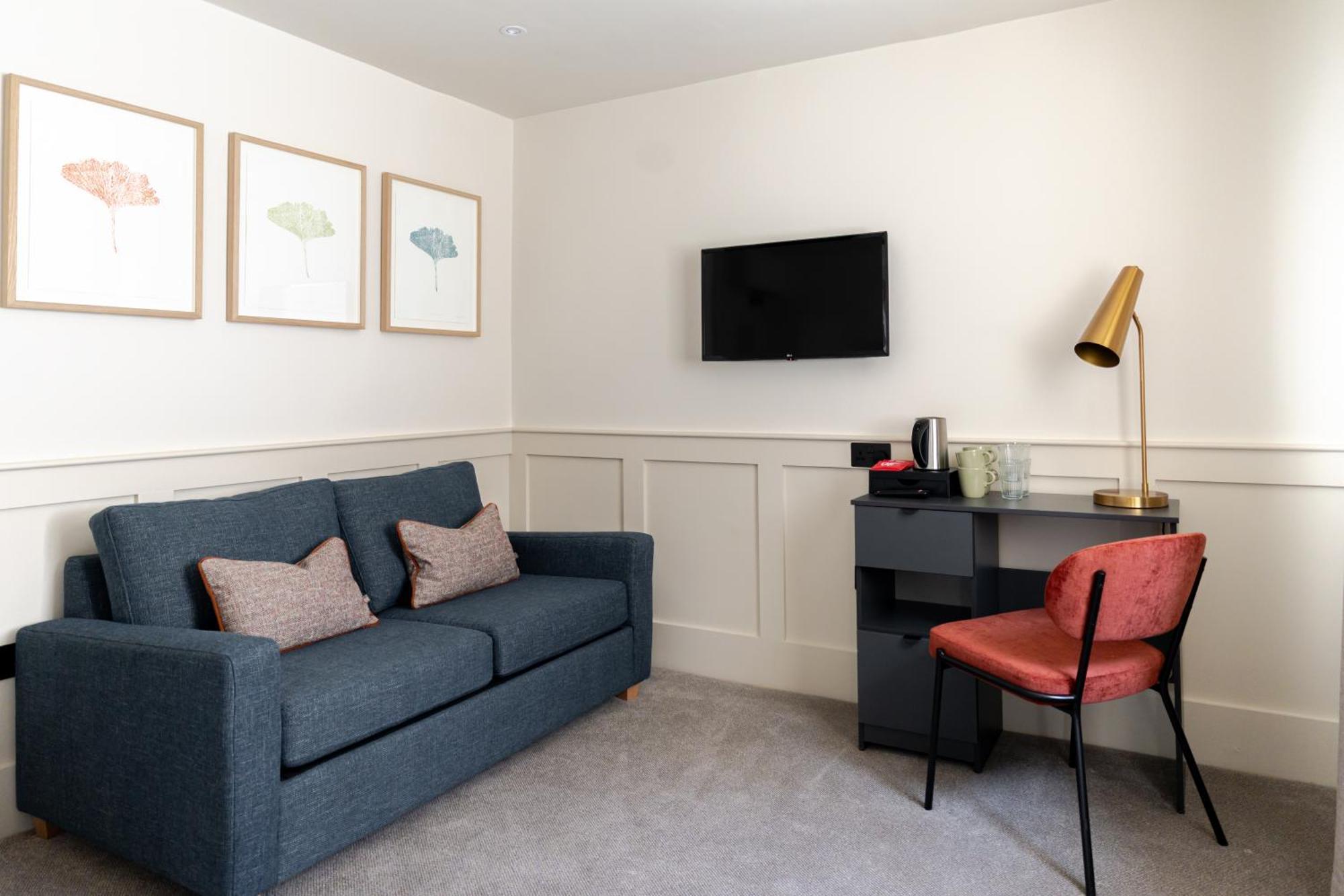 Family Room,1667424135:JPEG