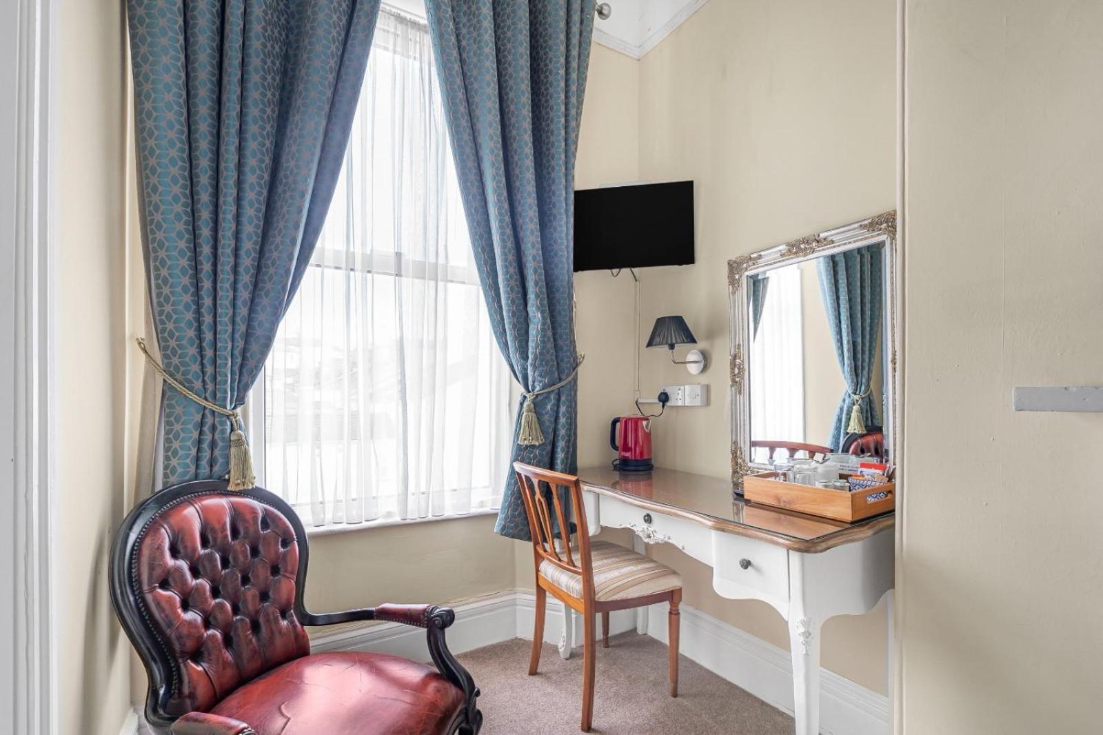 Deluxe Double Room with Shower,1668091711:JPEG